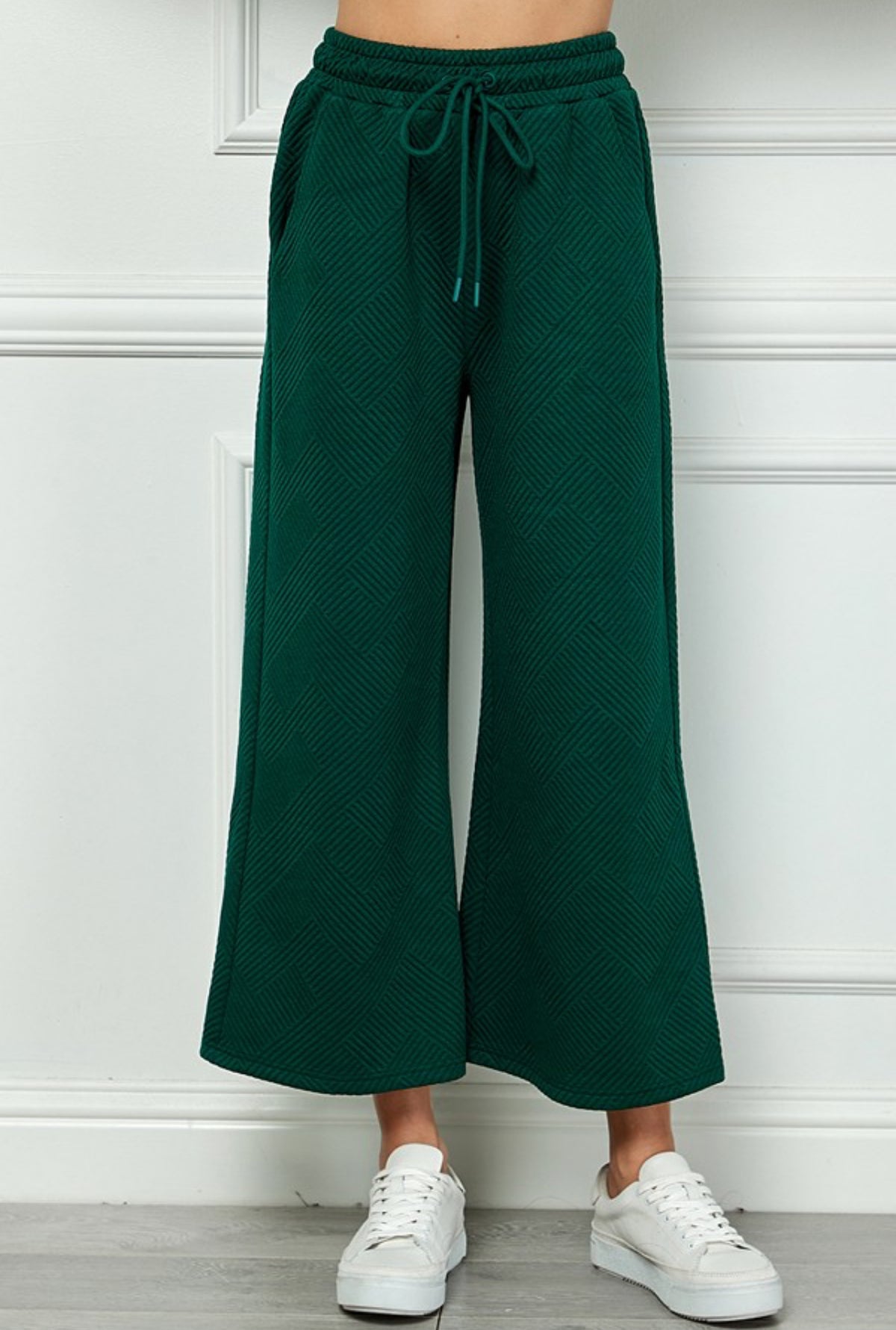 GREEN TEXTURE CROPPED FLARE PANT