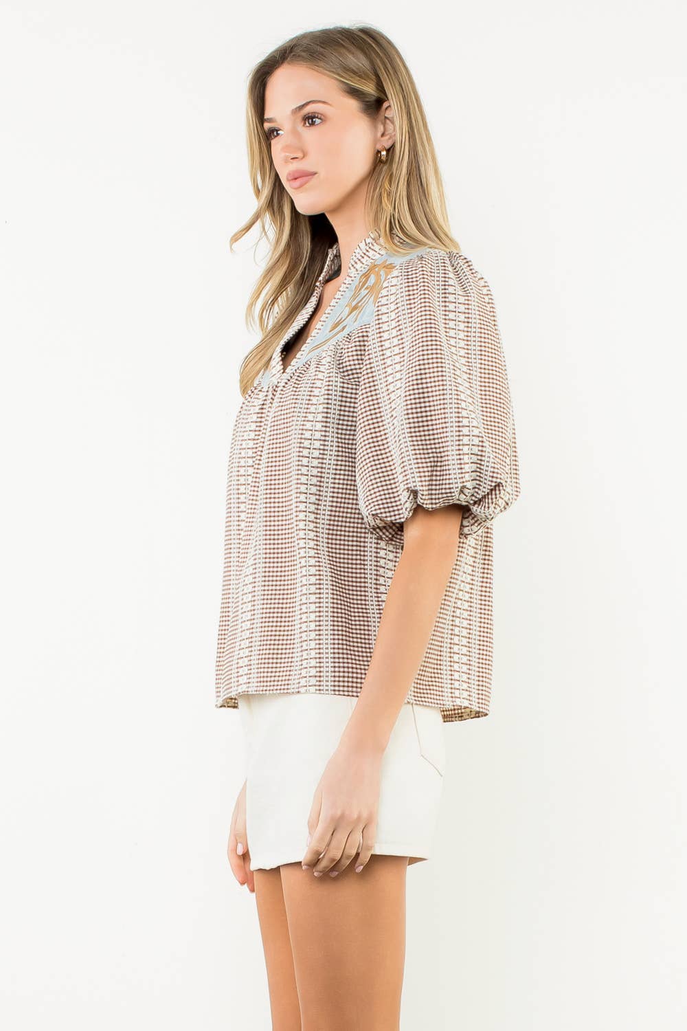 EMBROIDERED GINGHAM PUFF SLV TOP