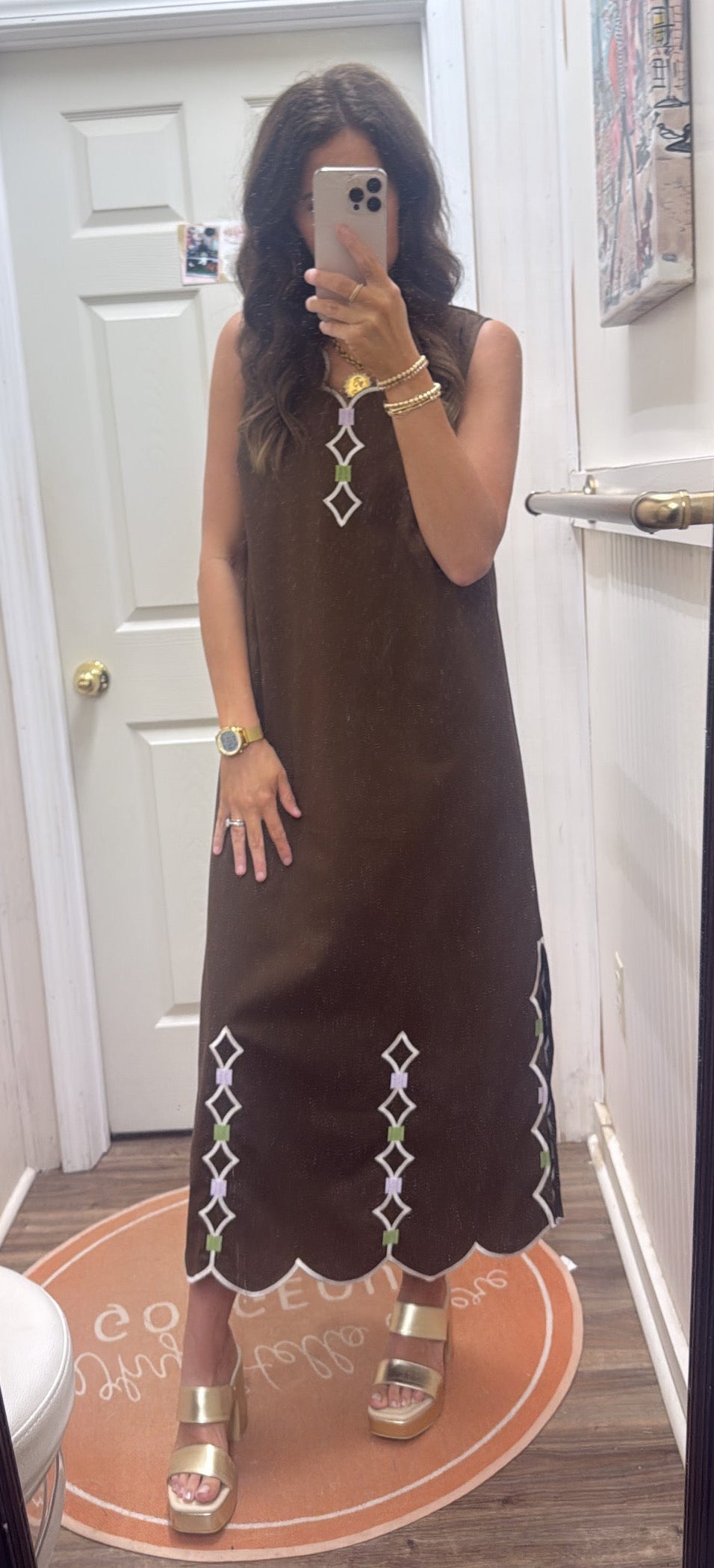CHOCOLATE EMB VNECK SCALLOP DRESS
