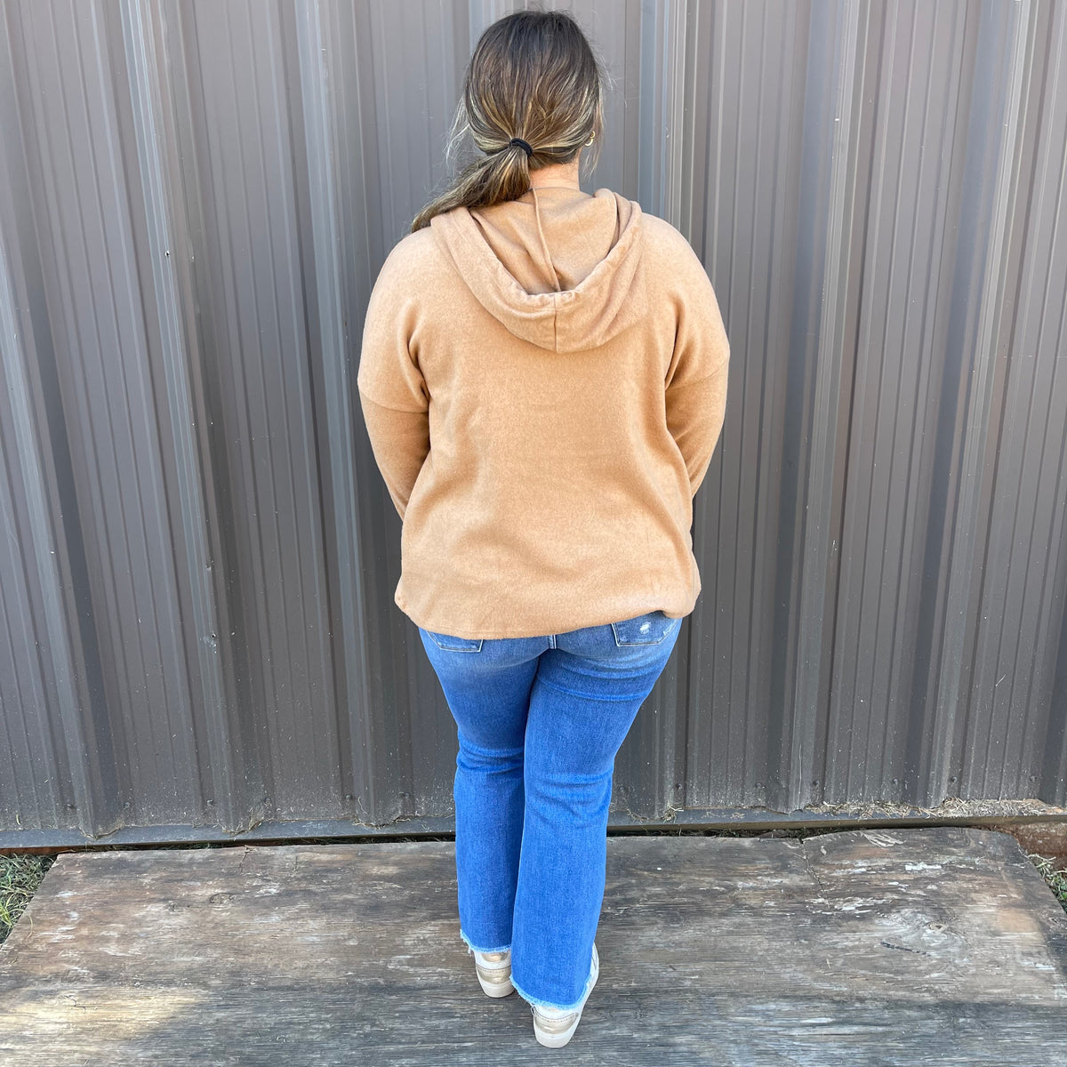 CAMEL BUTTON HOODED TOP