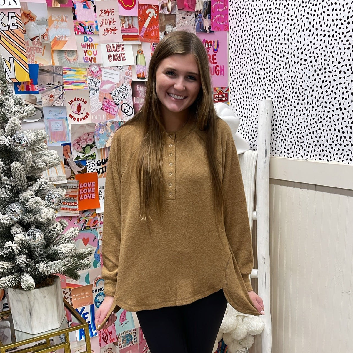 CAMEL MAGGIE HACCI HENLEY SWEATER