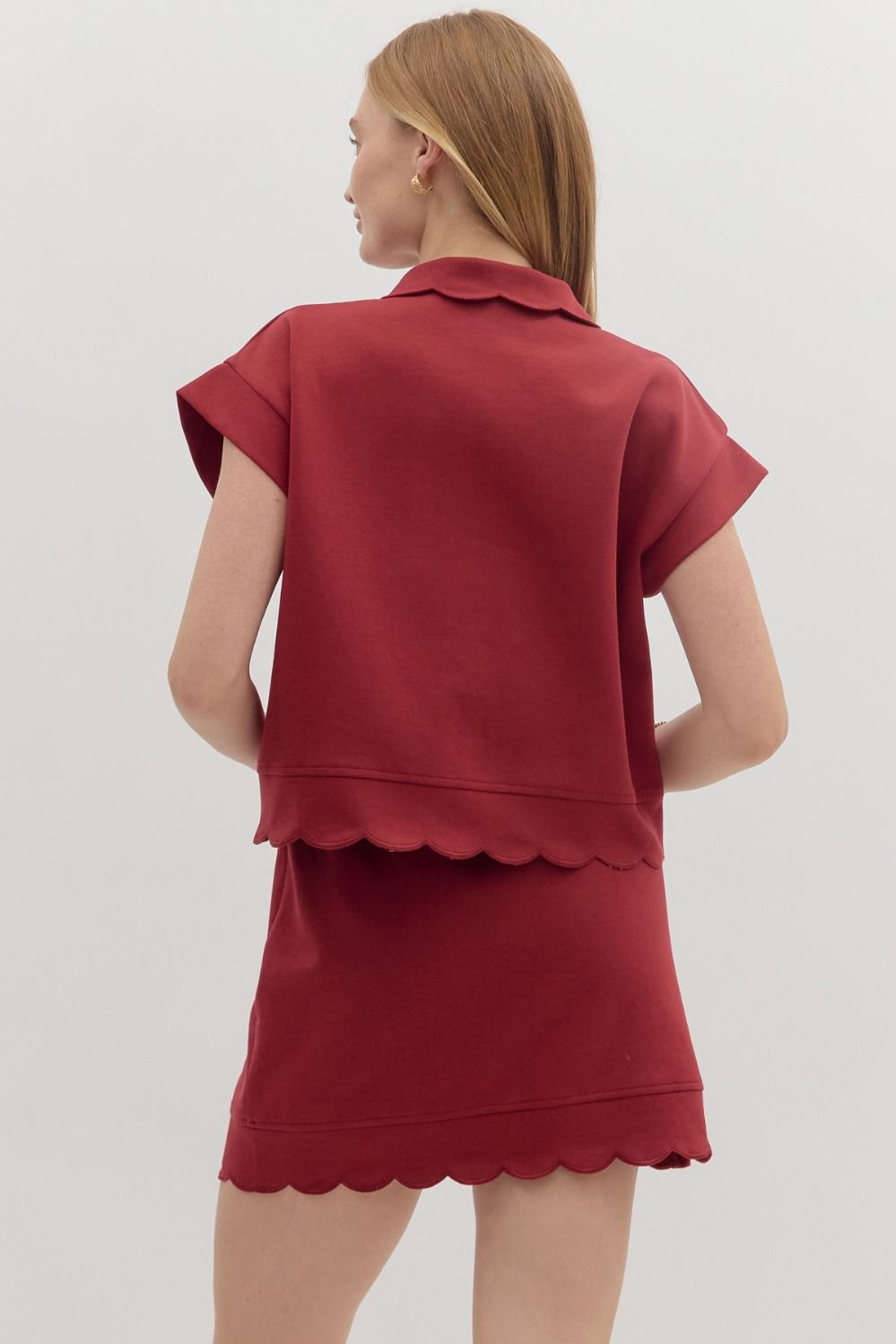MAROON SCALLOP SNAP BUTTON TOP