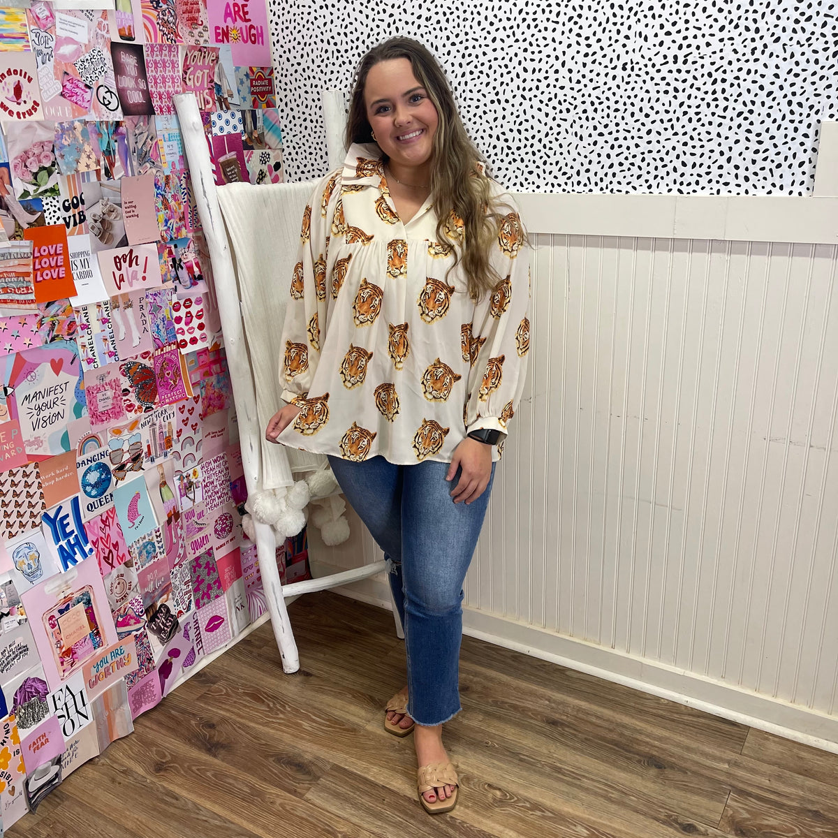 HIGH RUFFLE TIGER COLLAR VNECK TOP