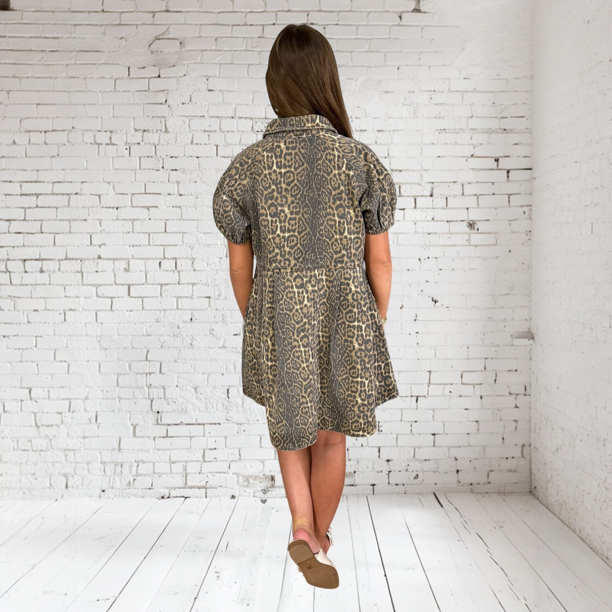 CHEETAH COLLARED SNAP DRESS