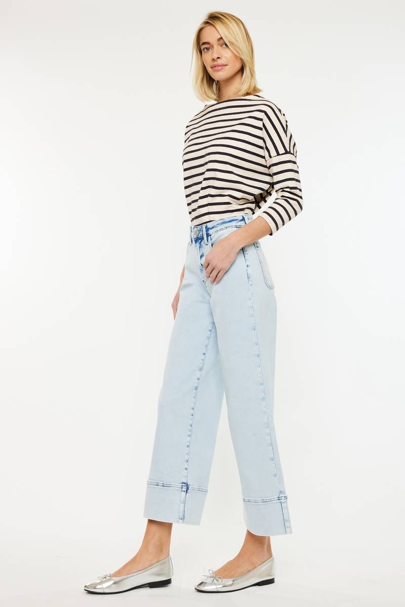 LIGHT WASH RISE CROPPED WIDE LEG JEANS