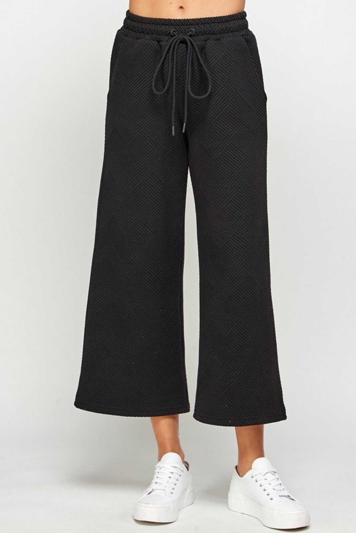 TEXTURE CROPPED FLARE PANT