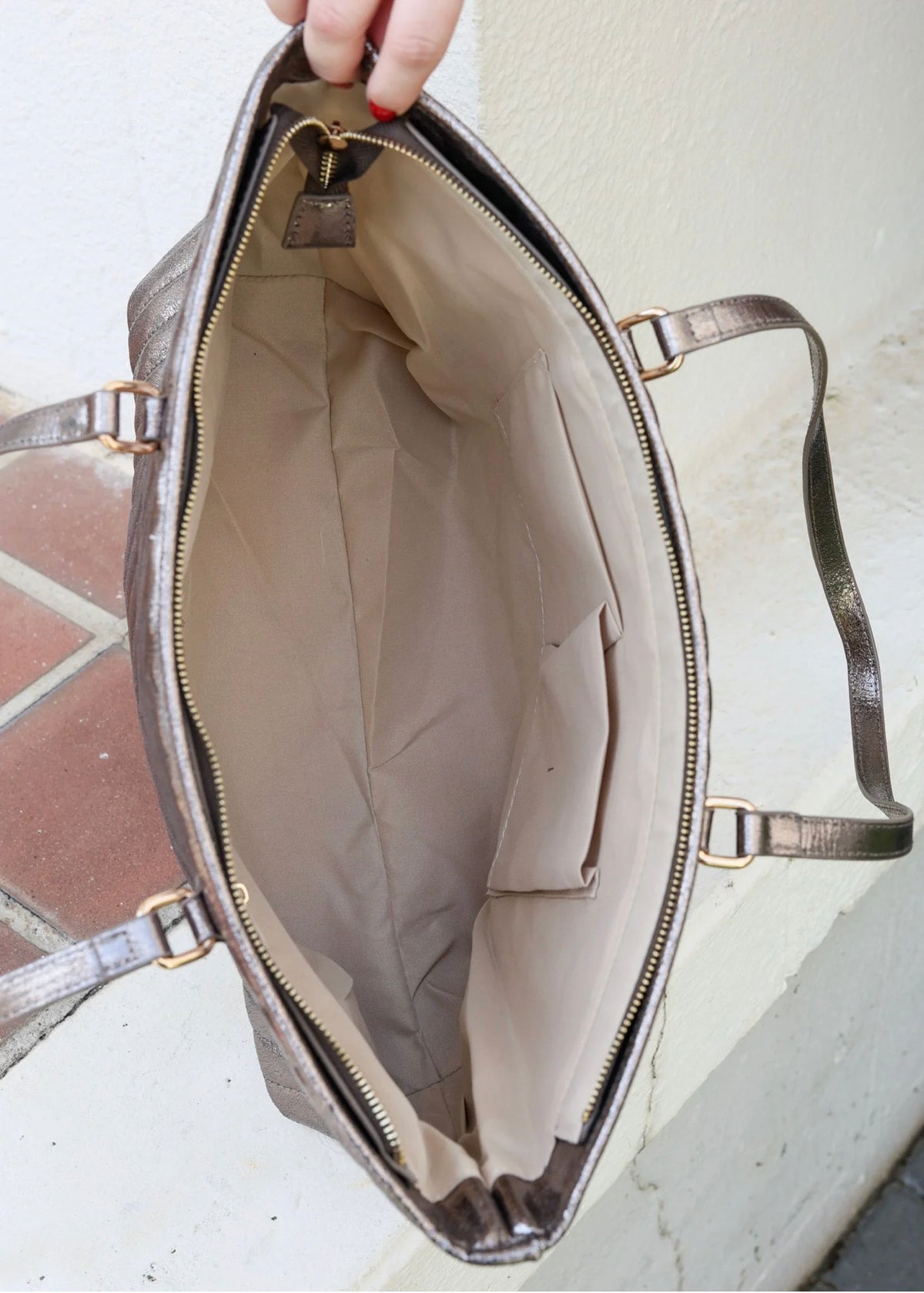 TABITHA METALLIC BLACK QUILTED TOTE