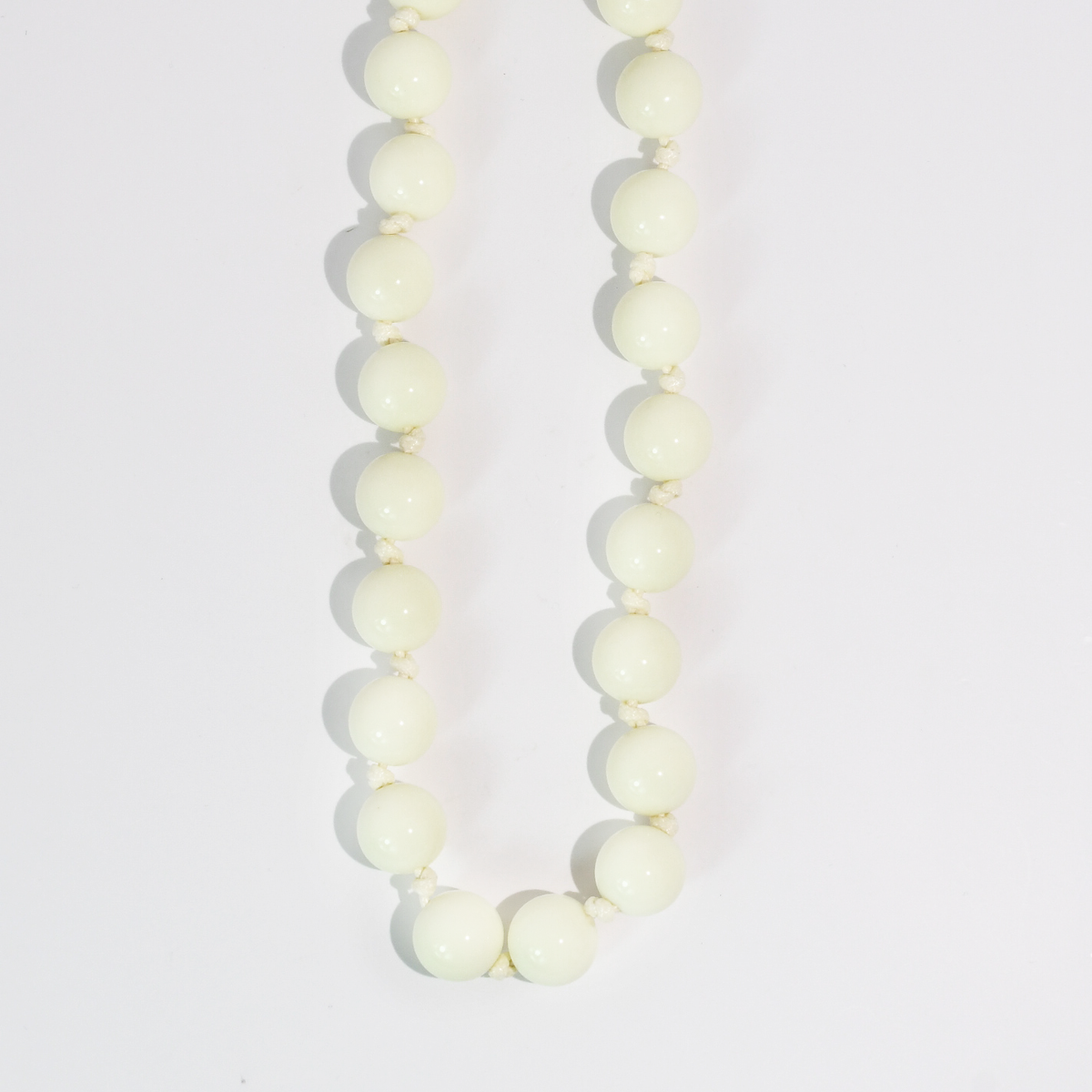 BUBBLEGUM BEADS NECKLACE