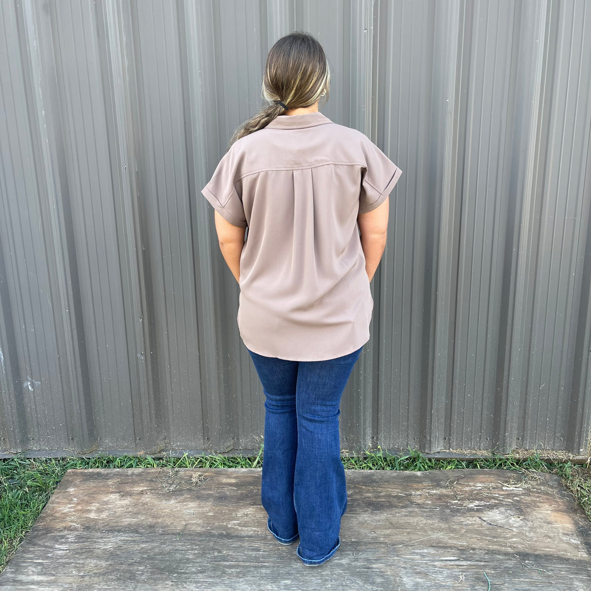 HOLLEY MOCHA BUTTON TOP