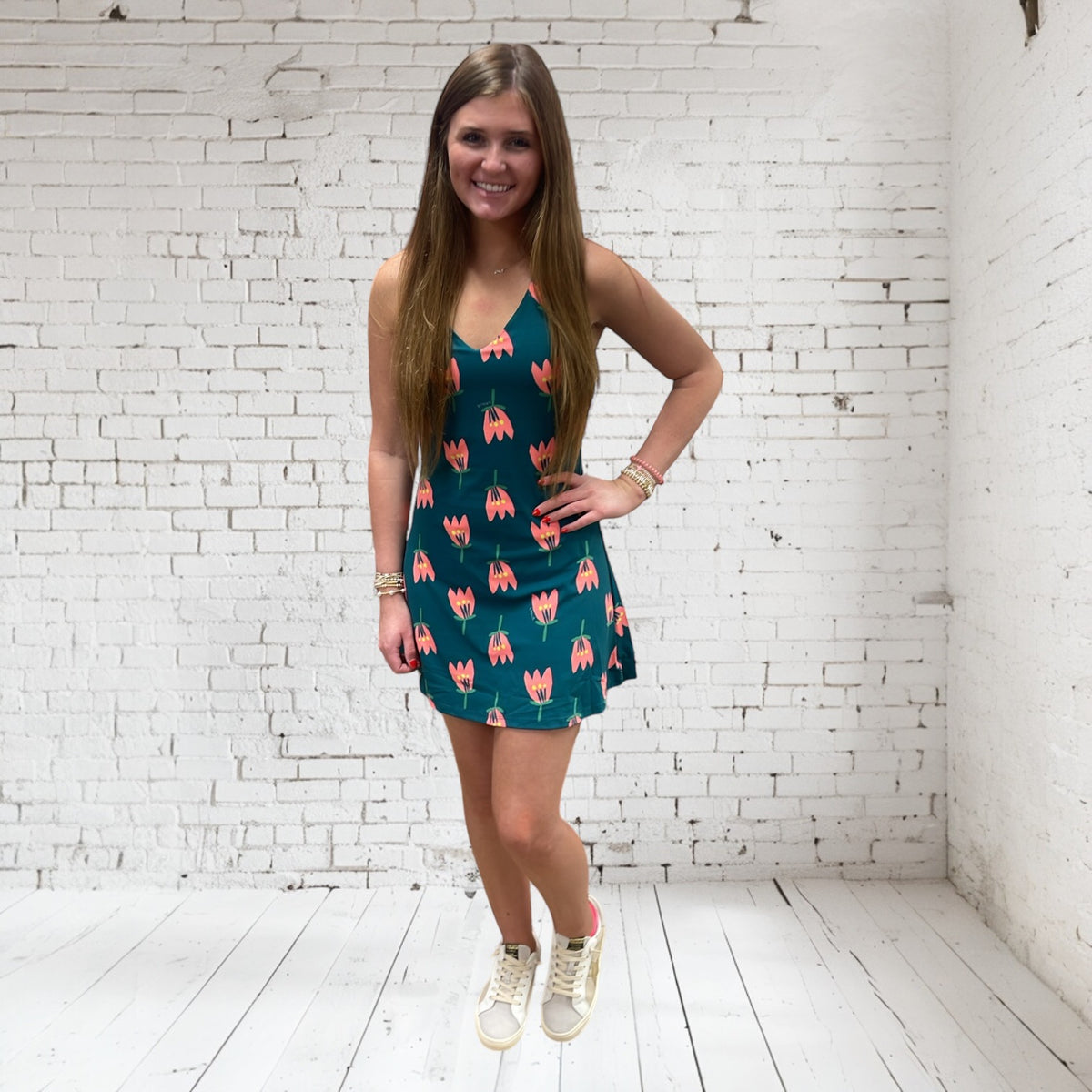 POPPY KOURT VNECK DRESS