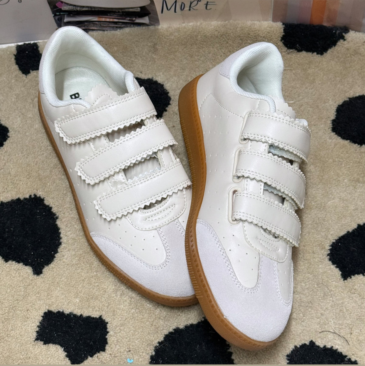WHITE VELCRO SNEAKER
