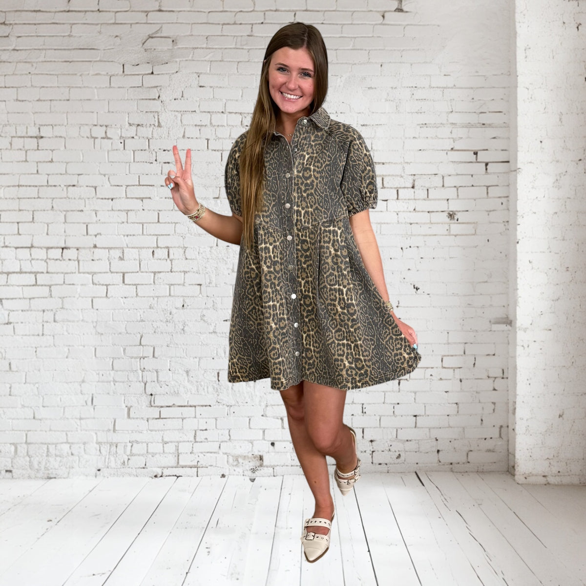 CHEETAH COLLARED SNAP DRESS