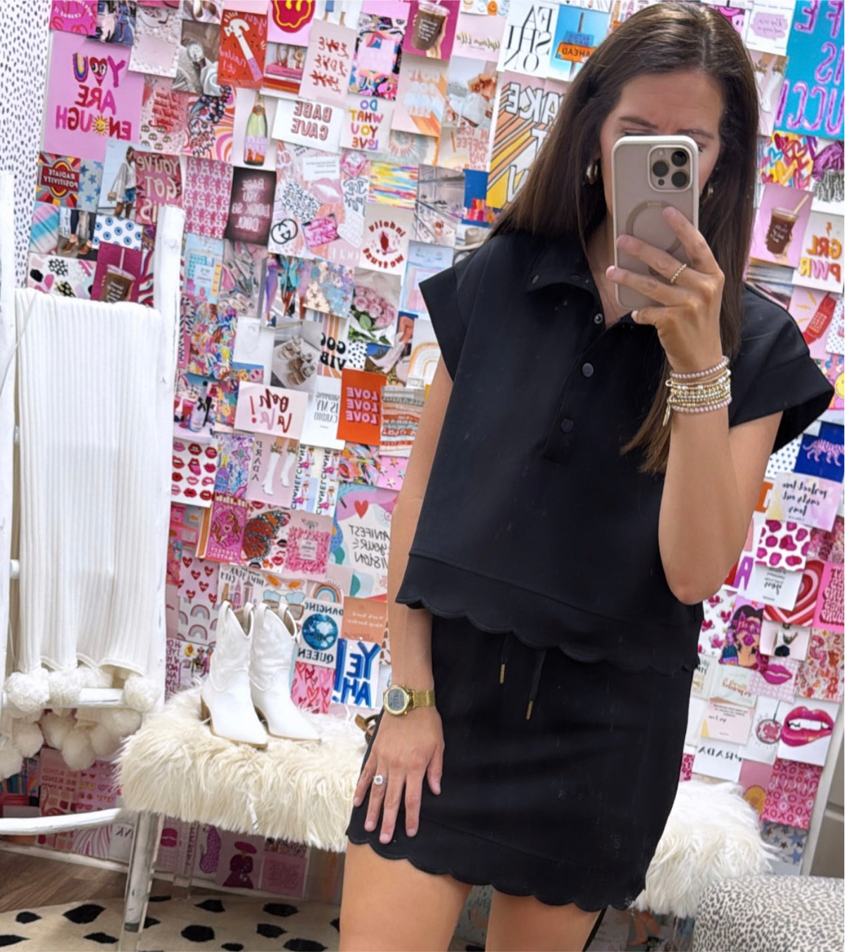 BLACK SCALLOP SNAP BUTTON TOP