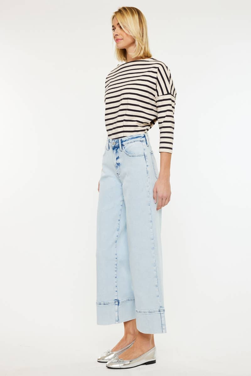 LIGHT WASH RISE CROPPED WIDE LEG JEANS