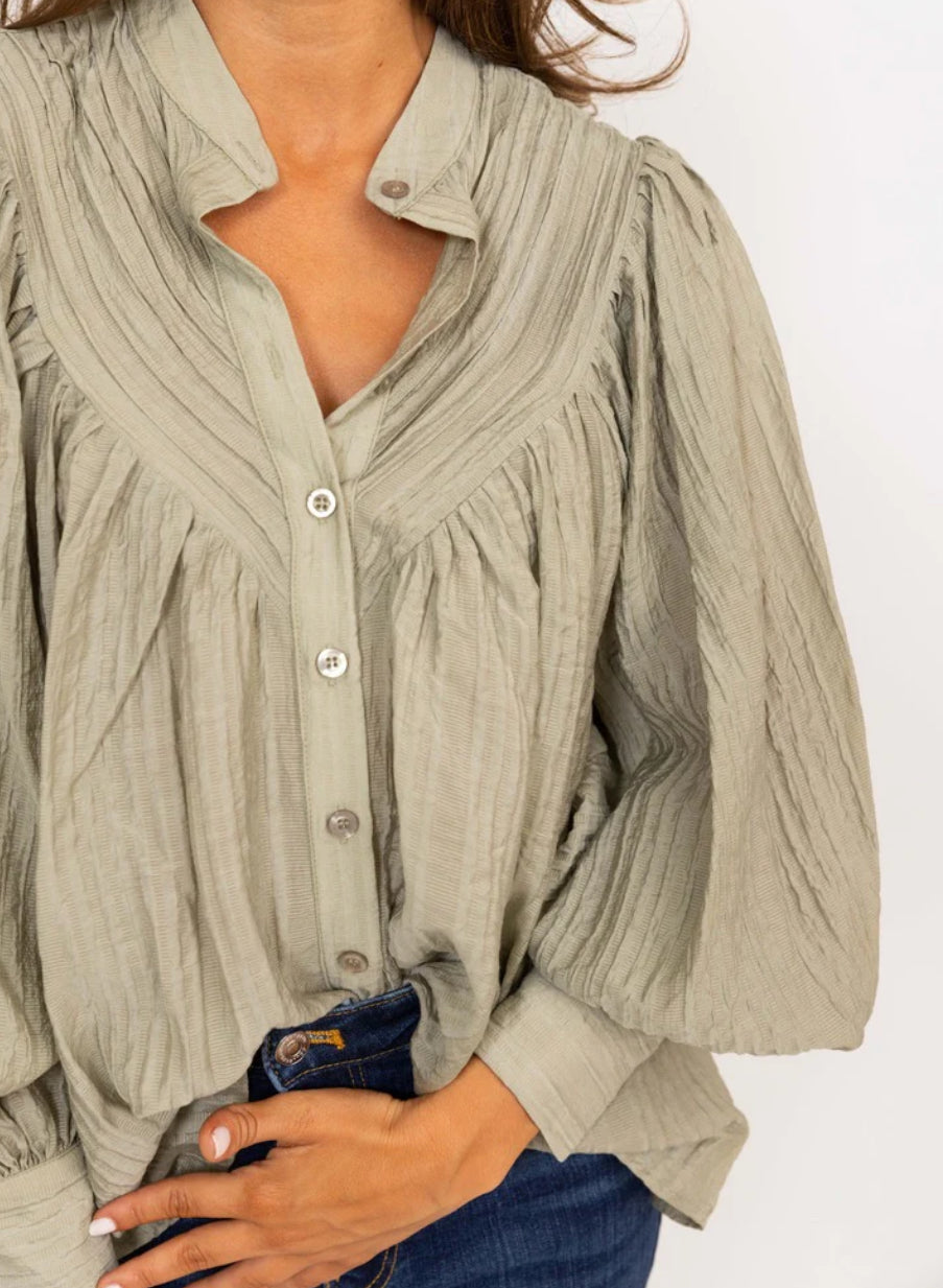 OLIVE PLEAT BUTTON TOP