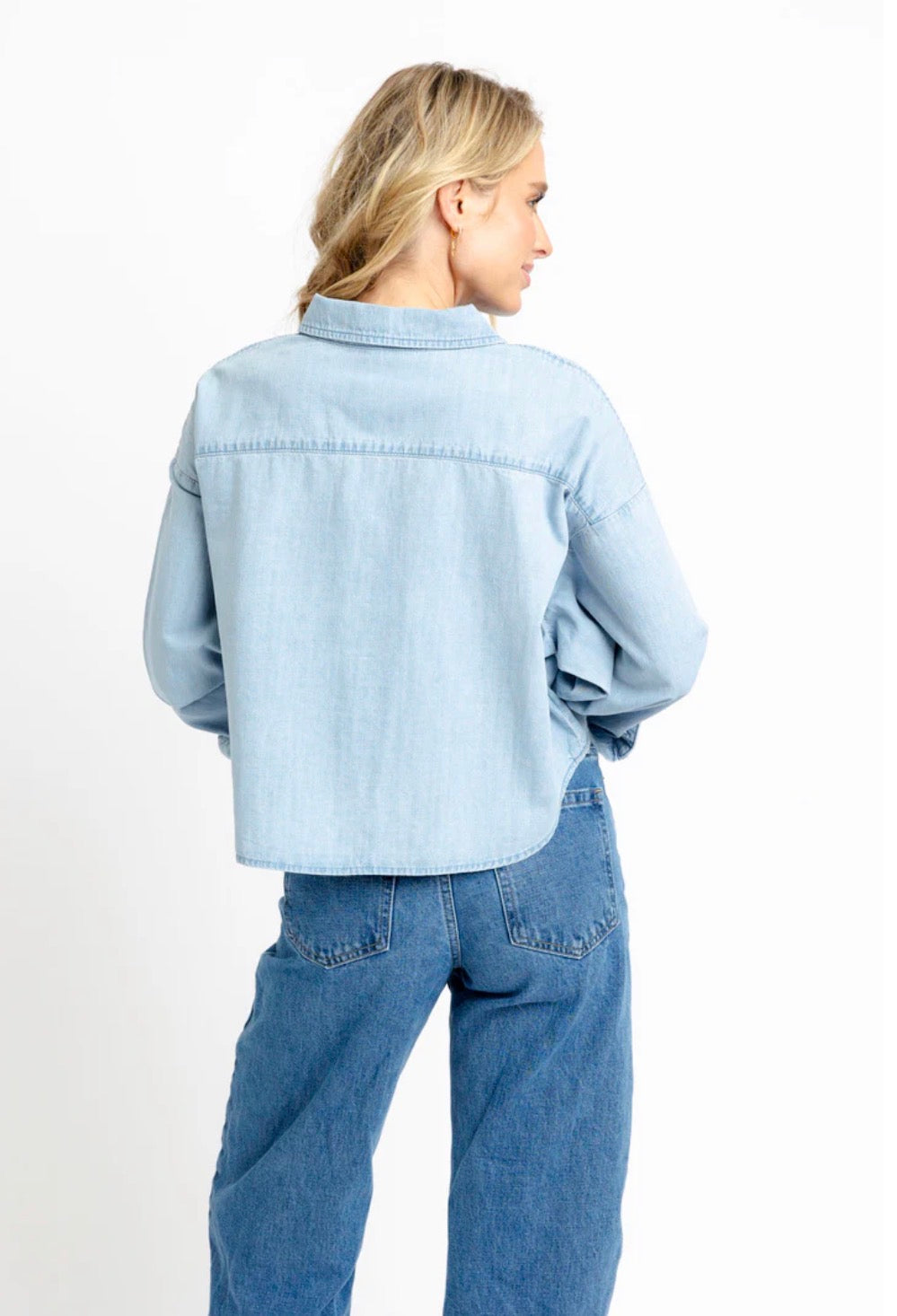 THE EVERYDAY CHAMBRAY DENIM BUTTON UP