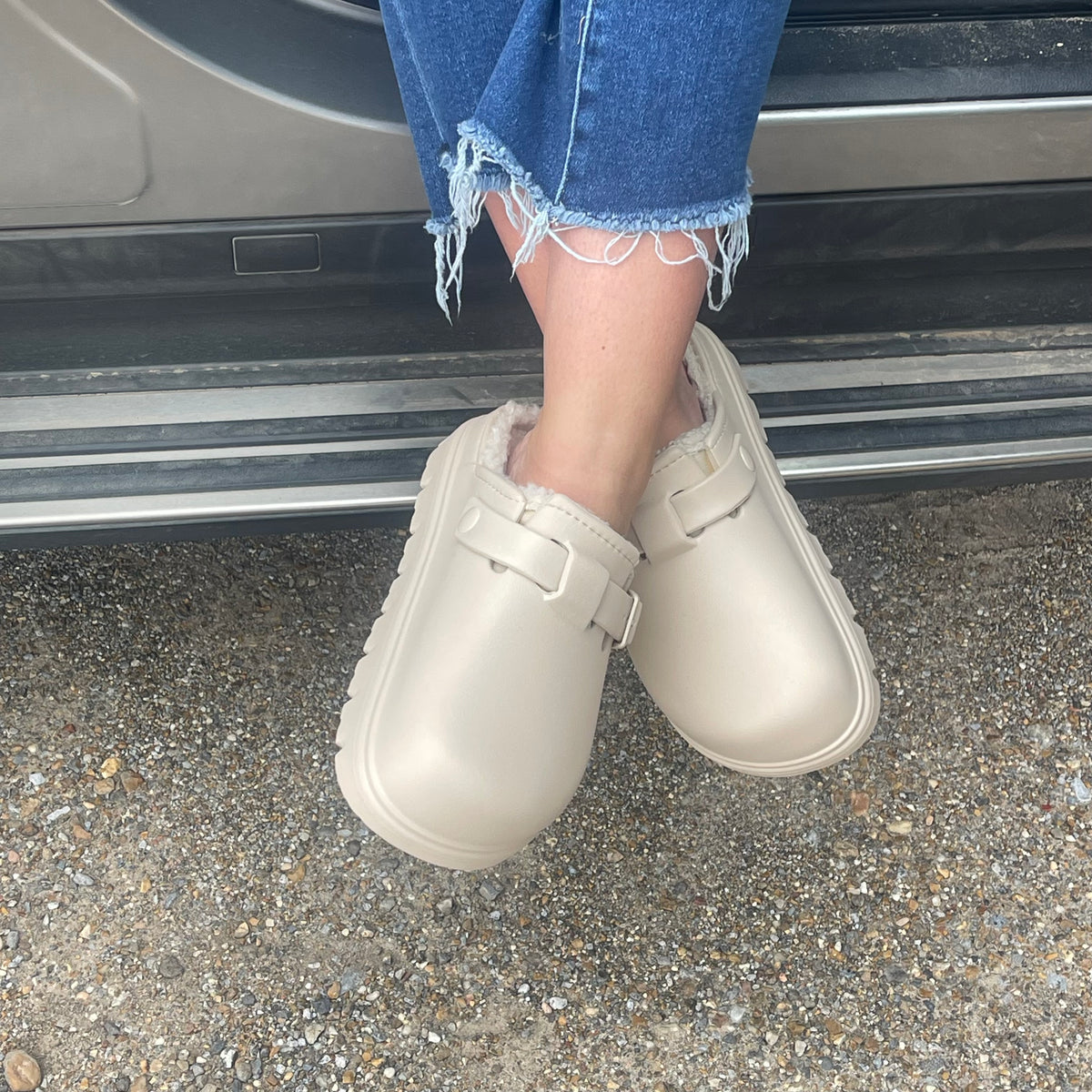 EVA SHERPA CLOGS