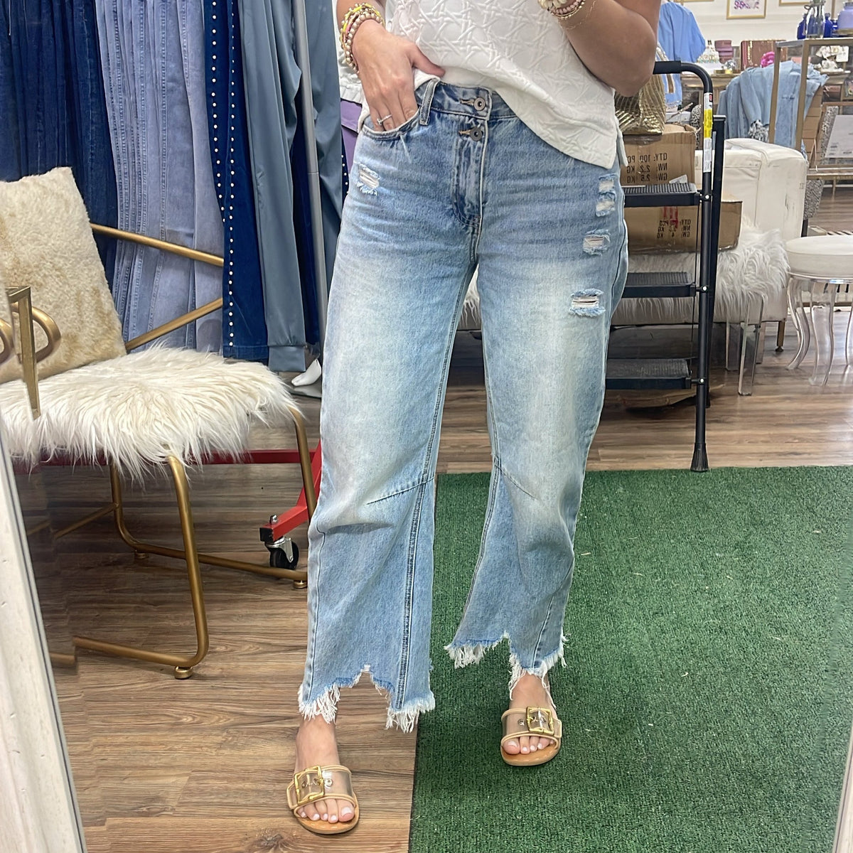 HI RISE DISTRESSED BARREL DENIM