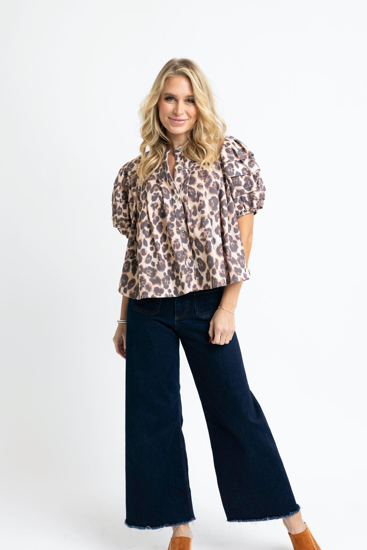 LEOPARD DENIM PLEAT SLV TOP