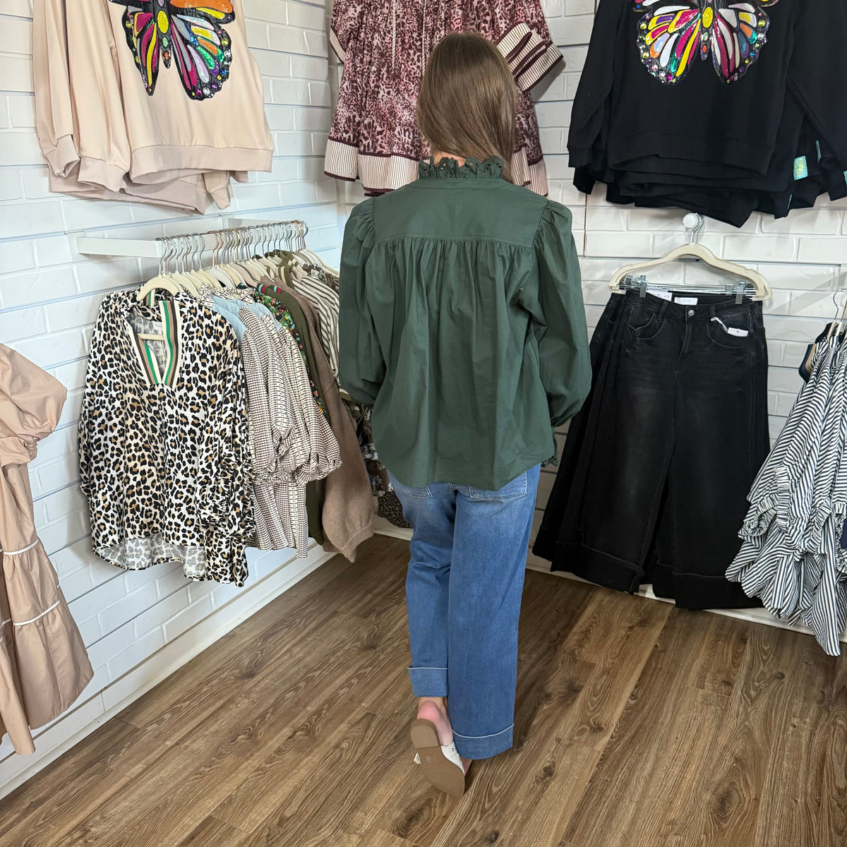 OLIVE RUFFLE EYELET BUTTON TOP