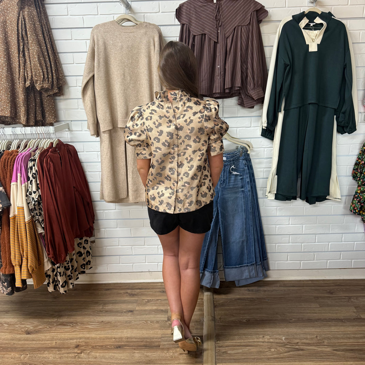 GOLD LEOPARD BUTTON BACK PUFF SLV