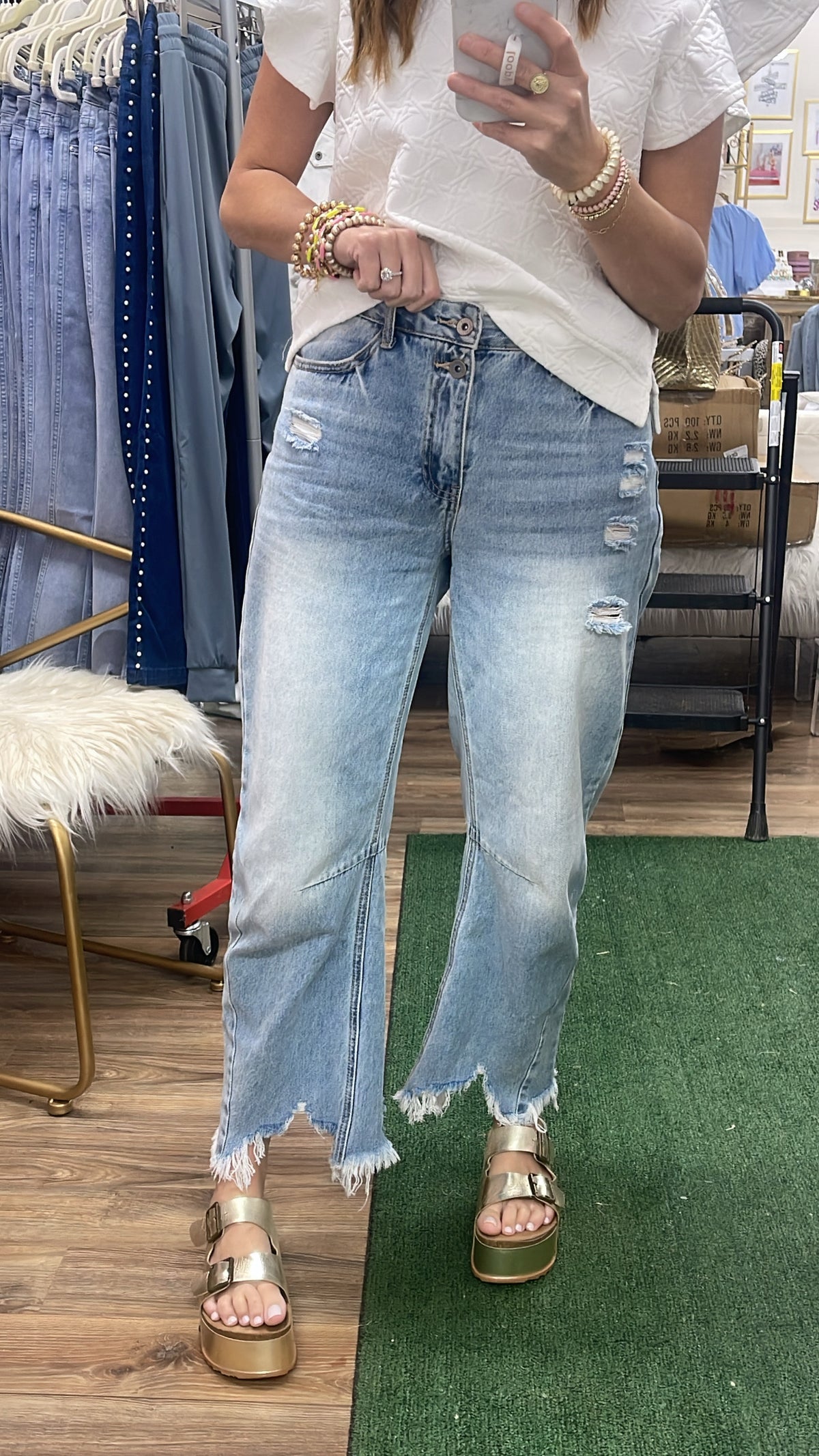 HI RISE DISTRESSED BARREL DENIM