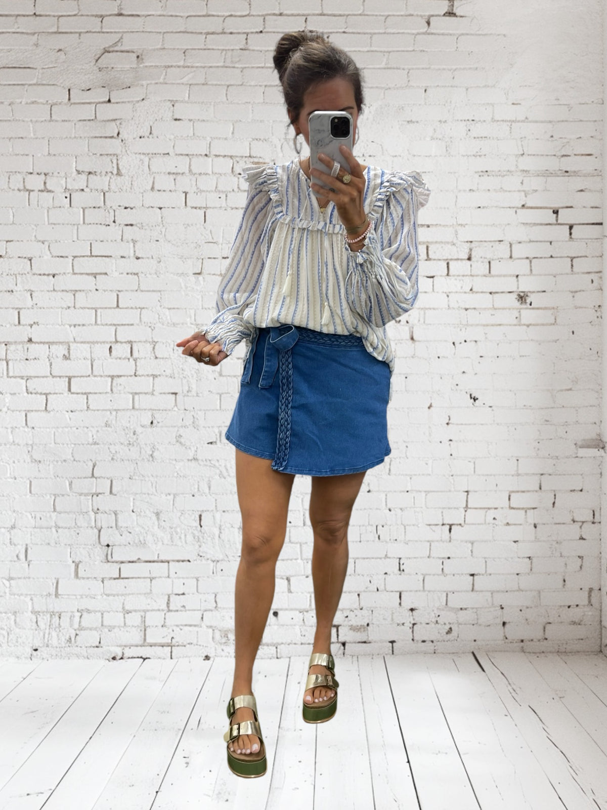 STRIPE NEUTRAL RUFFLE VNECK TOP- FINAL SALE