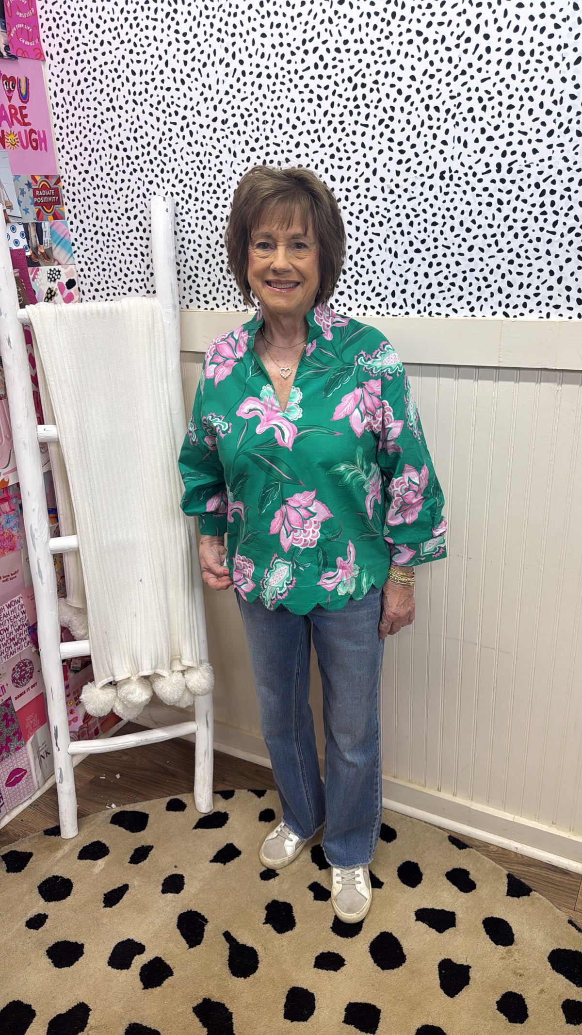 GREEN FLORAL SCALLOP HEM TOP