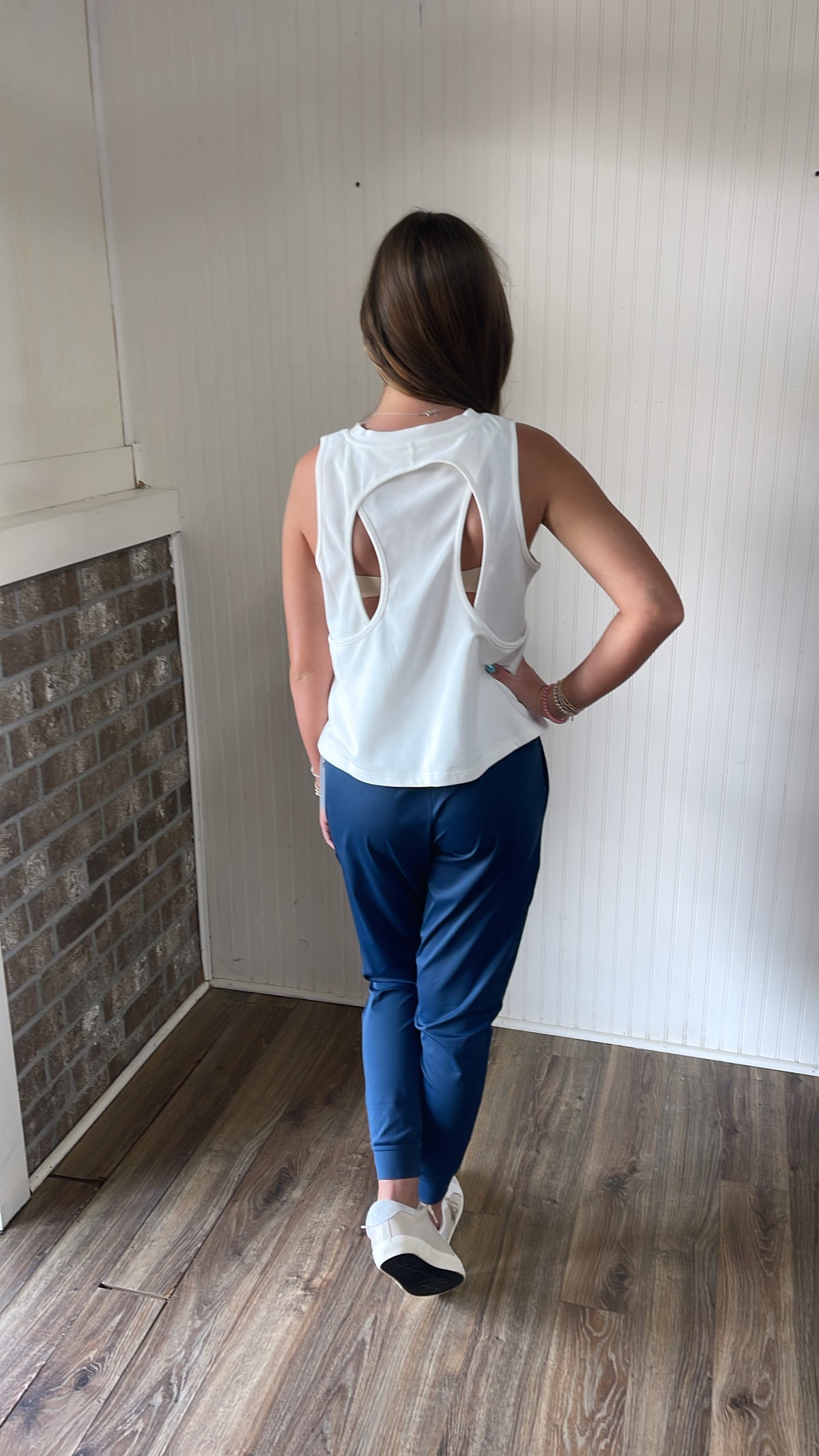 MOLLIE WHITE OPEN BACK TANK