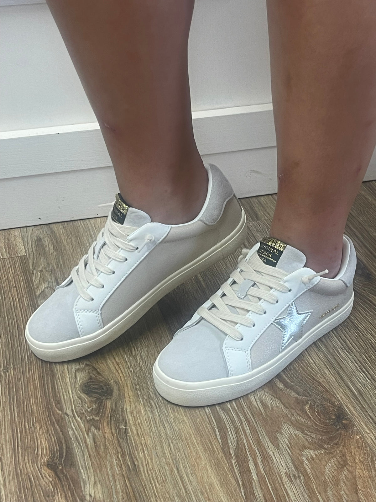 TAUPE CRACKED GOLD STAR SNEAKER