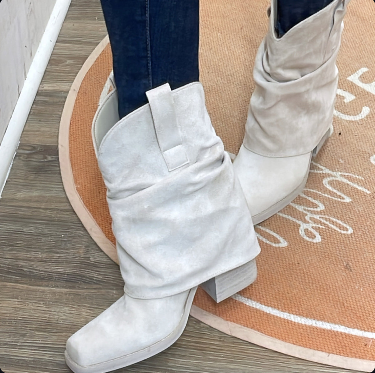 OFF WHITE FOLDOVER SHORT BOOT