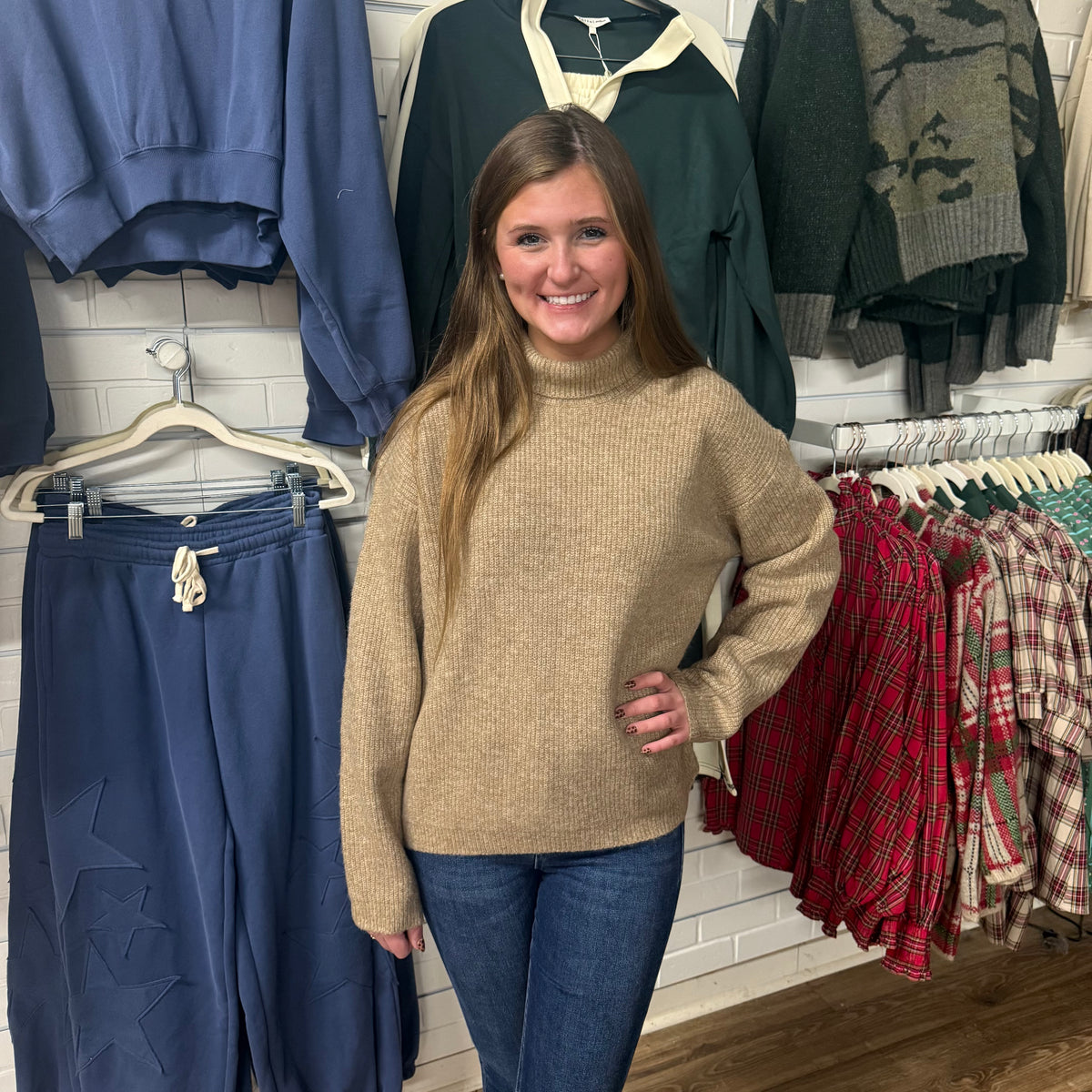 CAMEL TURTLENECK SWEATER