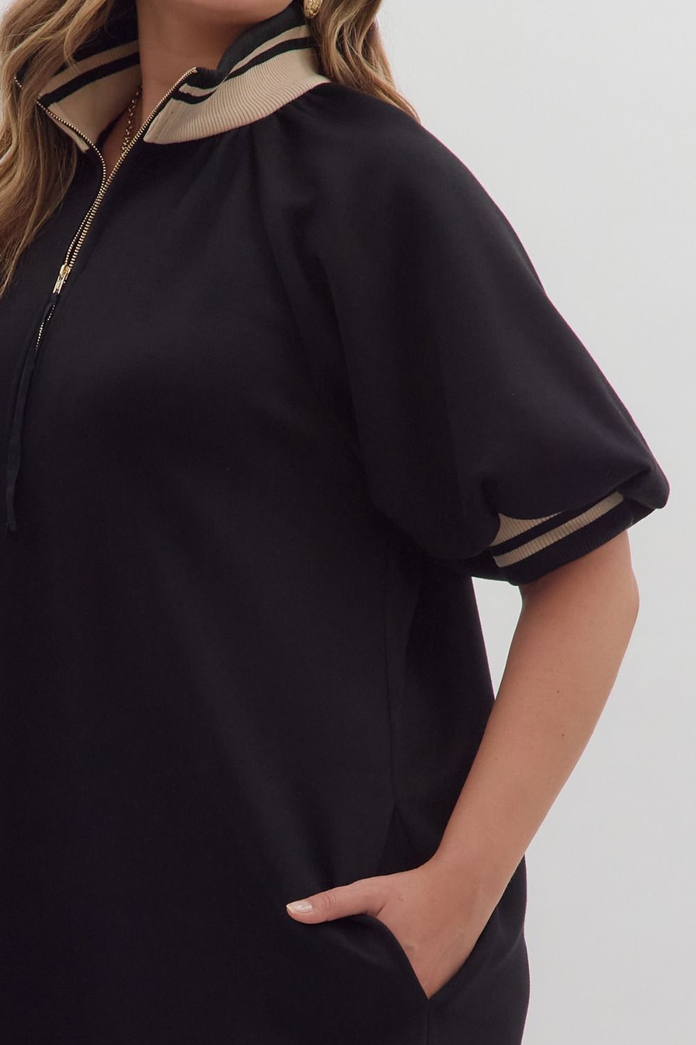 BLACK RIBBED TRIM ZIP DRESS