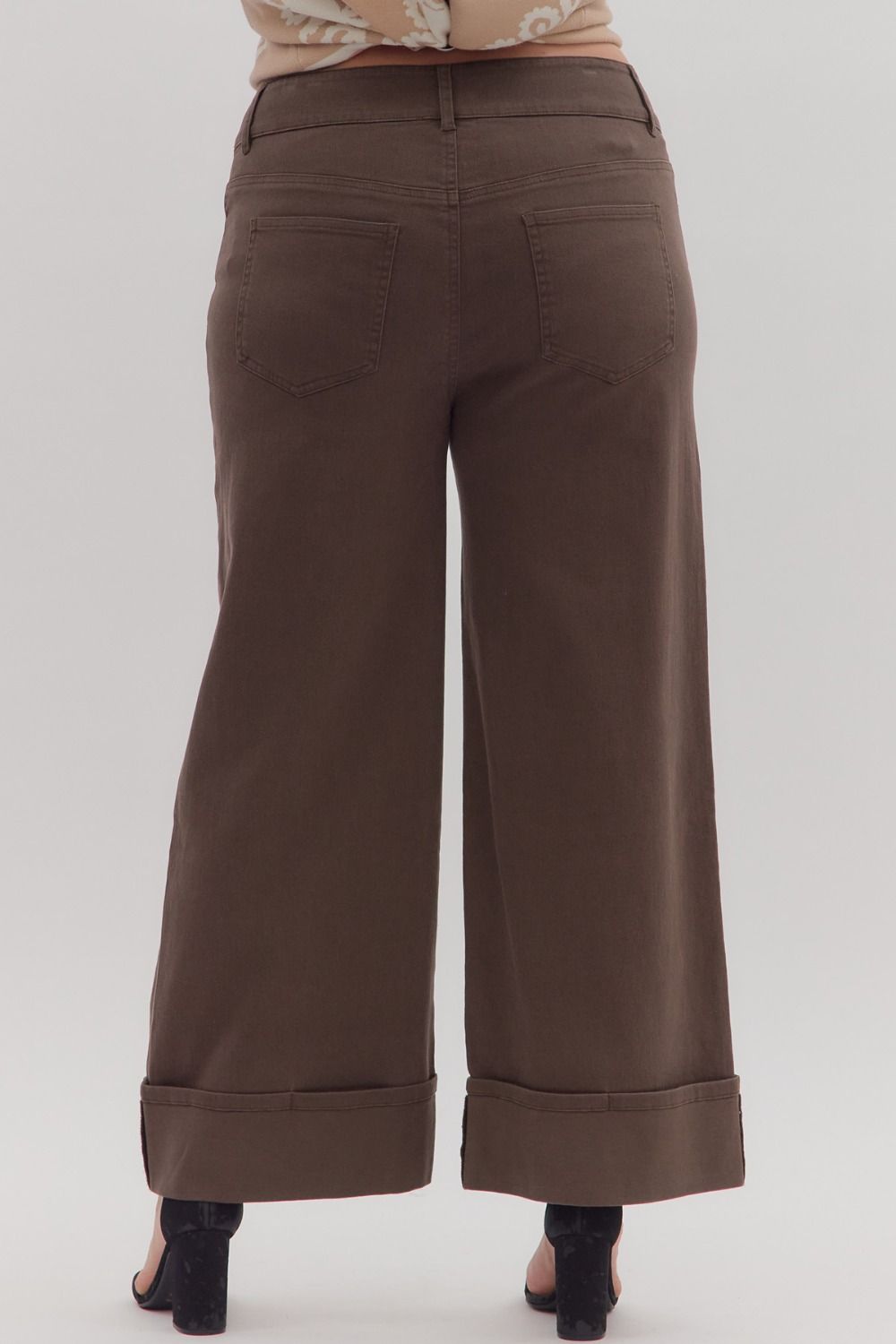BROWN MID RISE CUFF DENIM