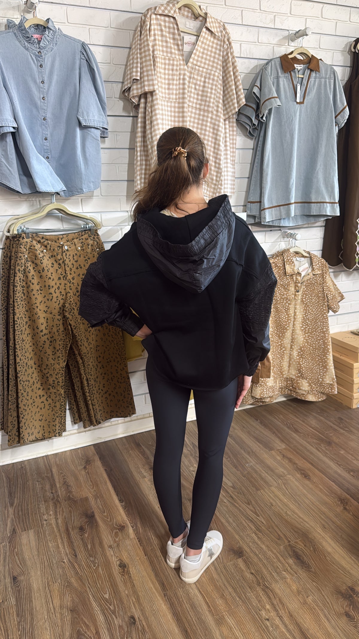 BLACK VNECK HOODIE SWEATSHIRT