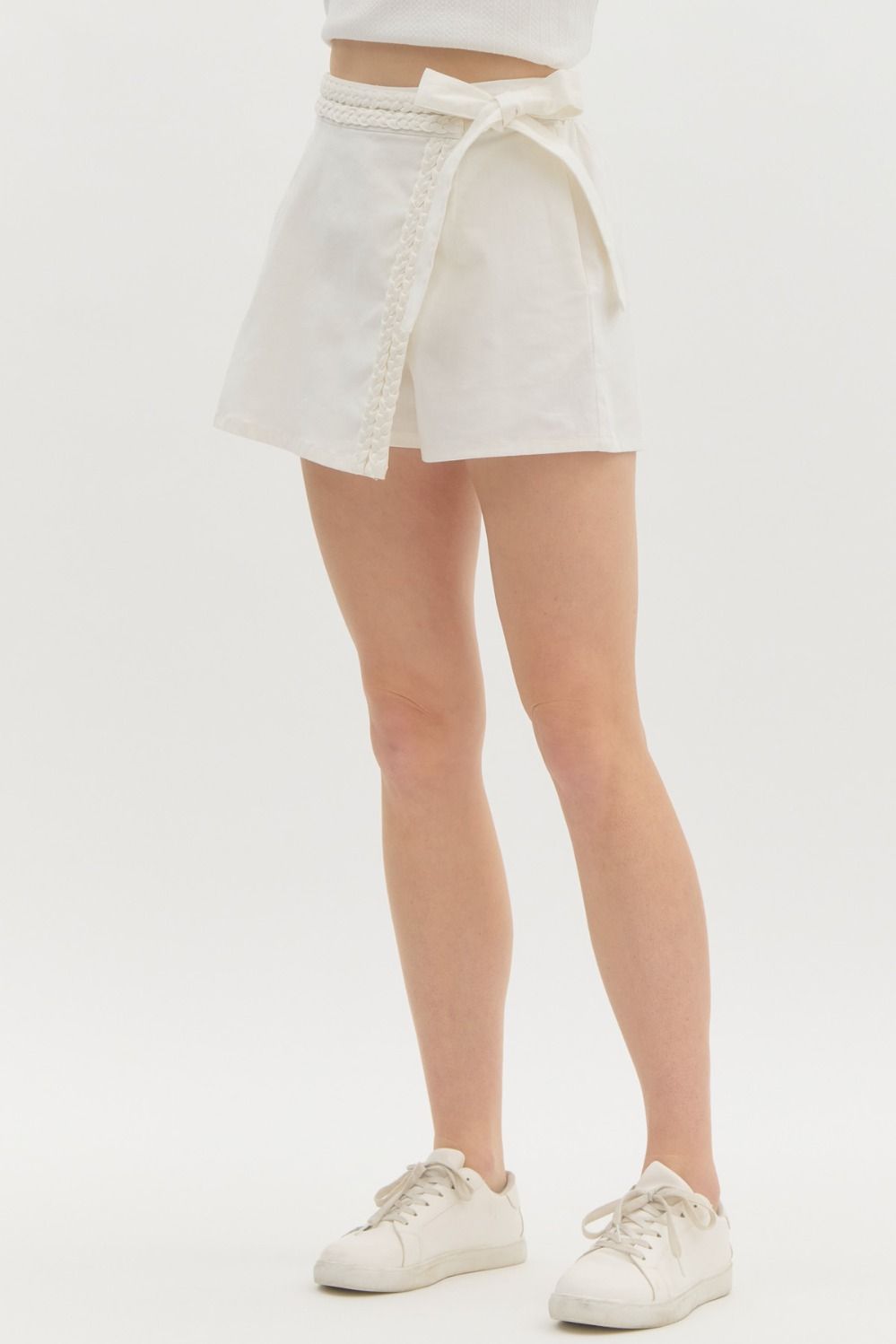 WHITE BRAIDED TIE SKORT
