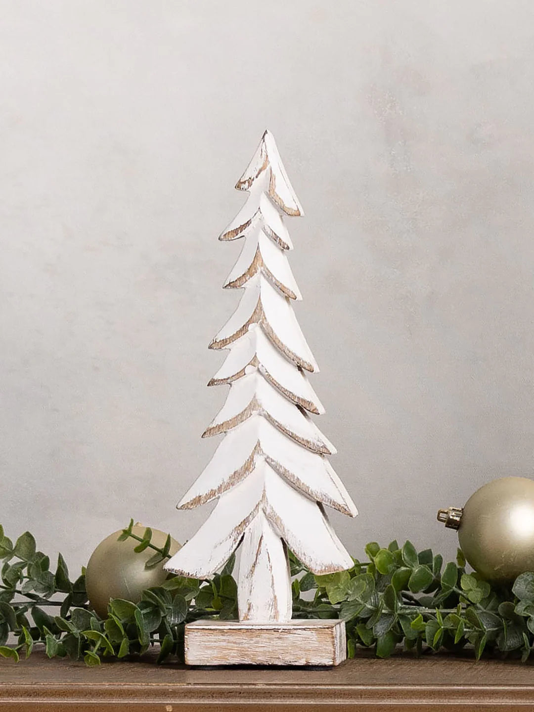 WHITE WOOD TREE DECOR