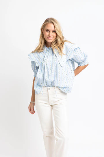 BLUE FLORAL STRIPE COLLAR BUTTON TOP