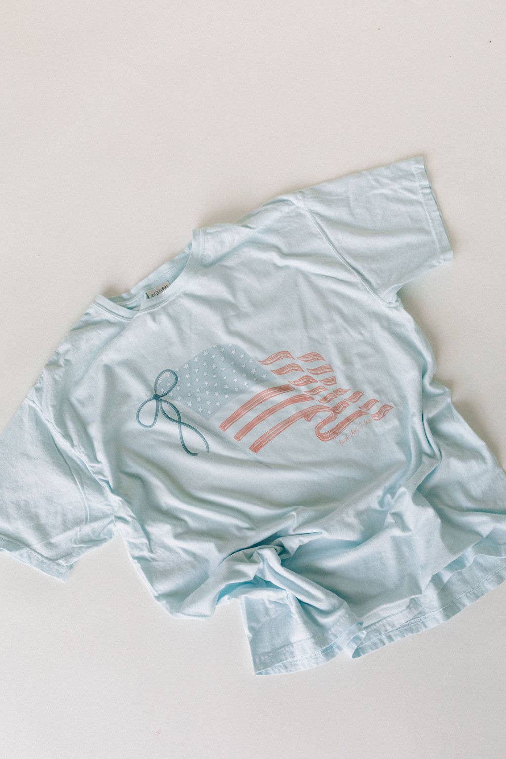LAND I LOVE GRAPHIC TEE