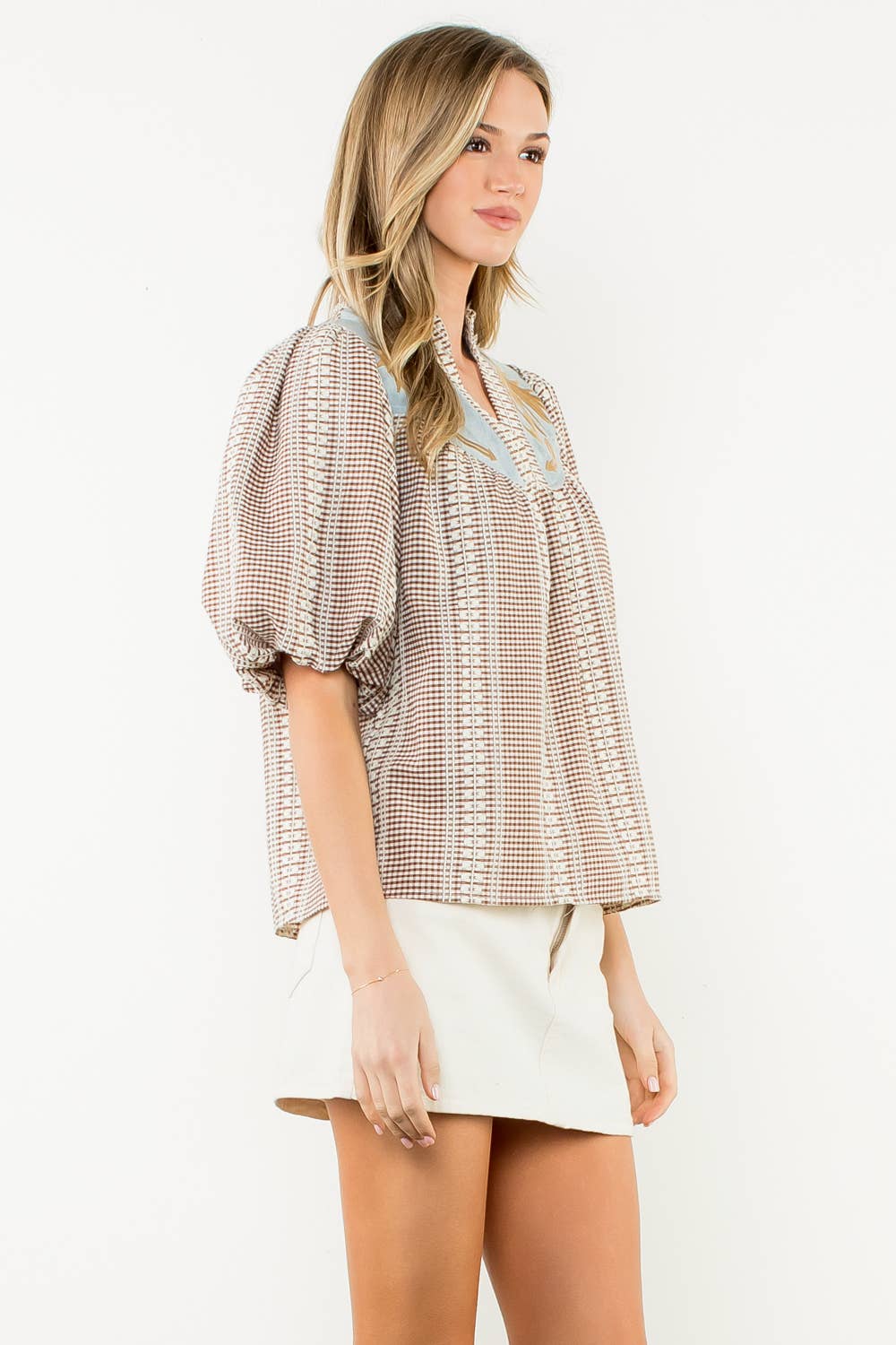 EMBROIDERED GINGHAM PUFF SLV TOP
