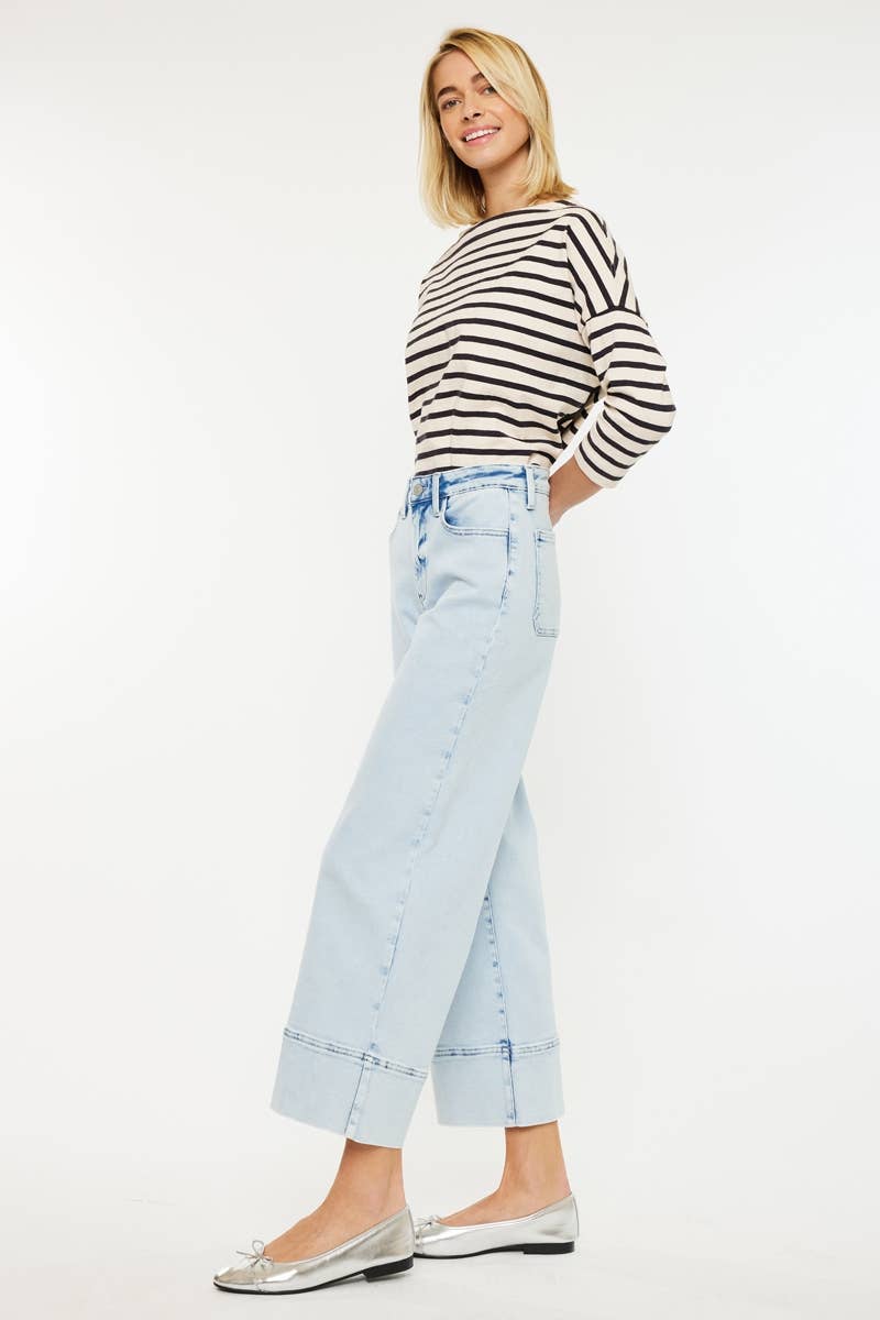 LIGHT WASH RISE CROPPED WIDE LEG JEANS