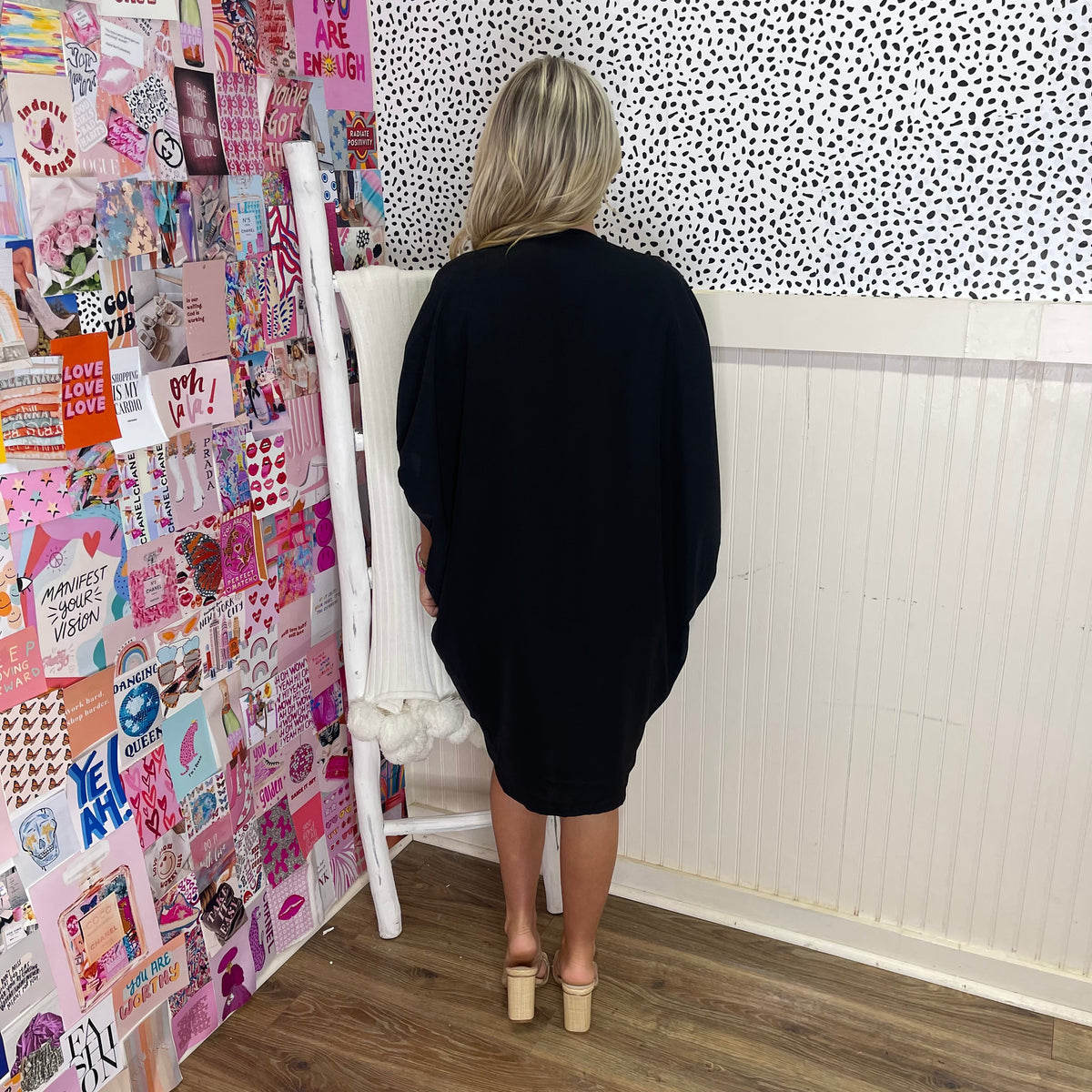BLACK TULIP HEM VNECK DRESS