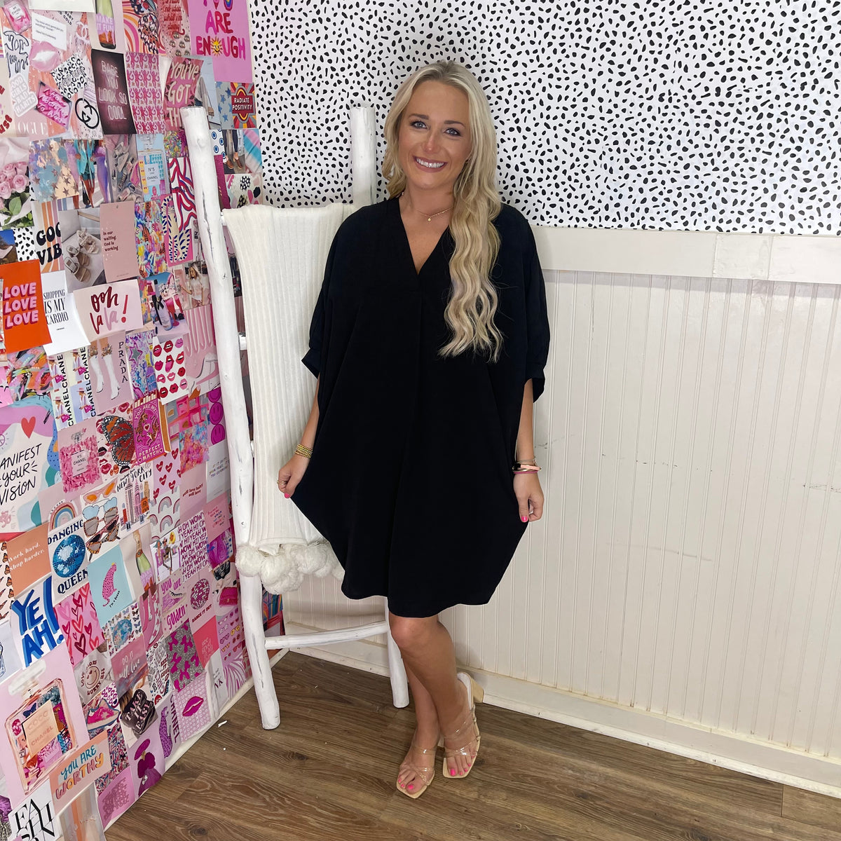 BLACK TULIP HEM VNECK DRESS