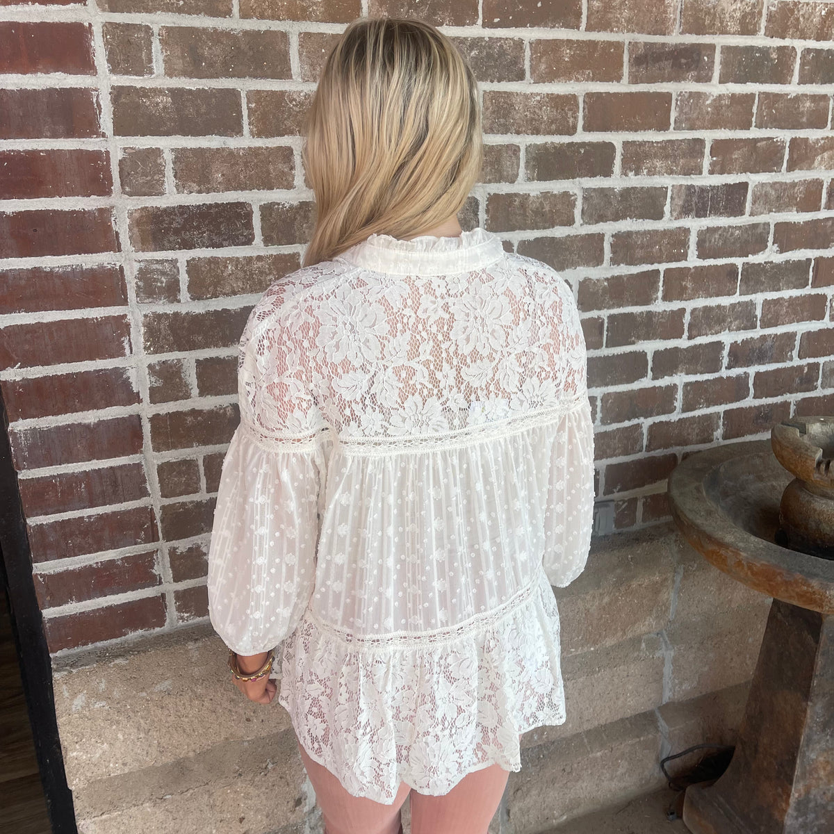 BAYLOR LACE BUTTON TOP