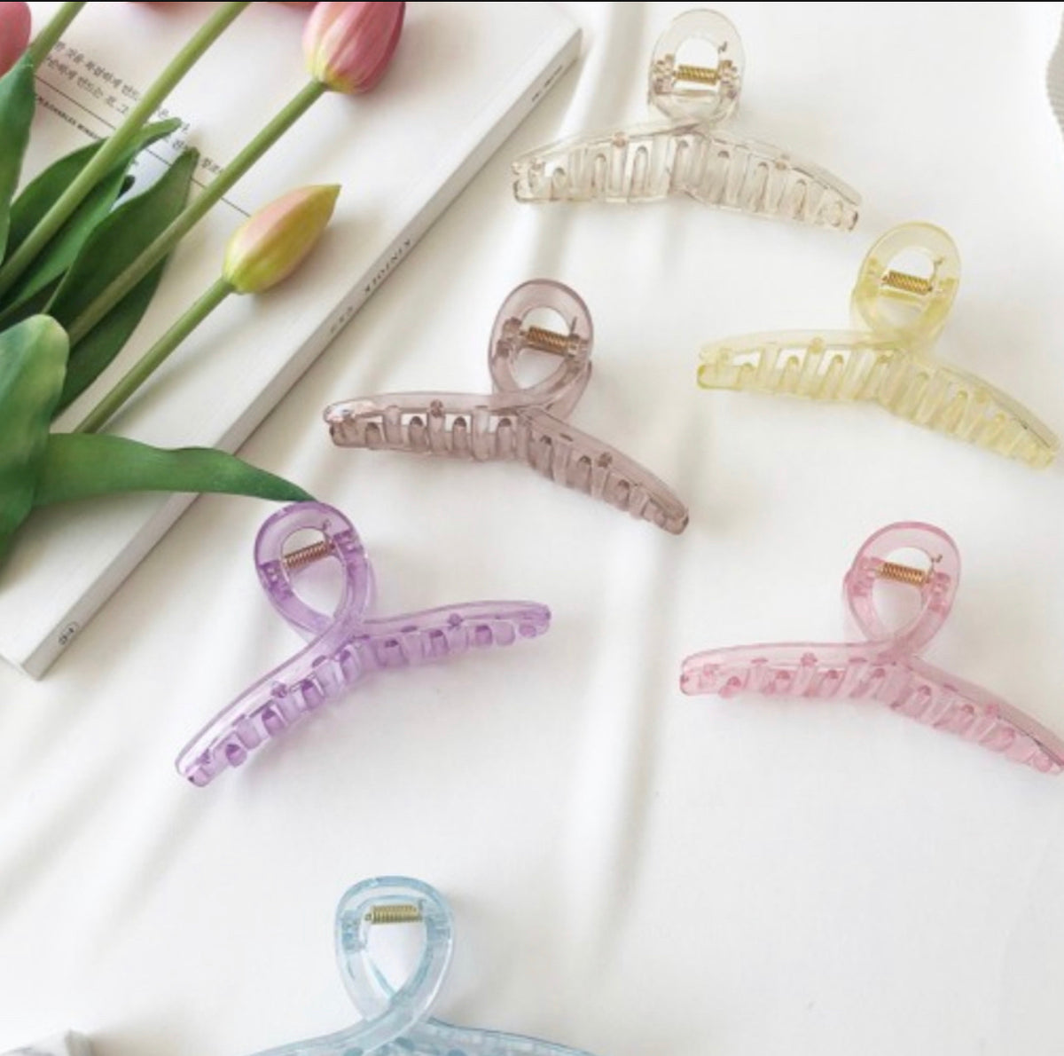 HAIR CLAW CLIP
