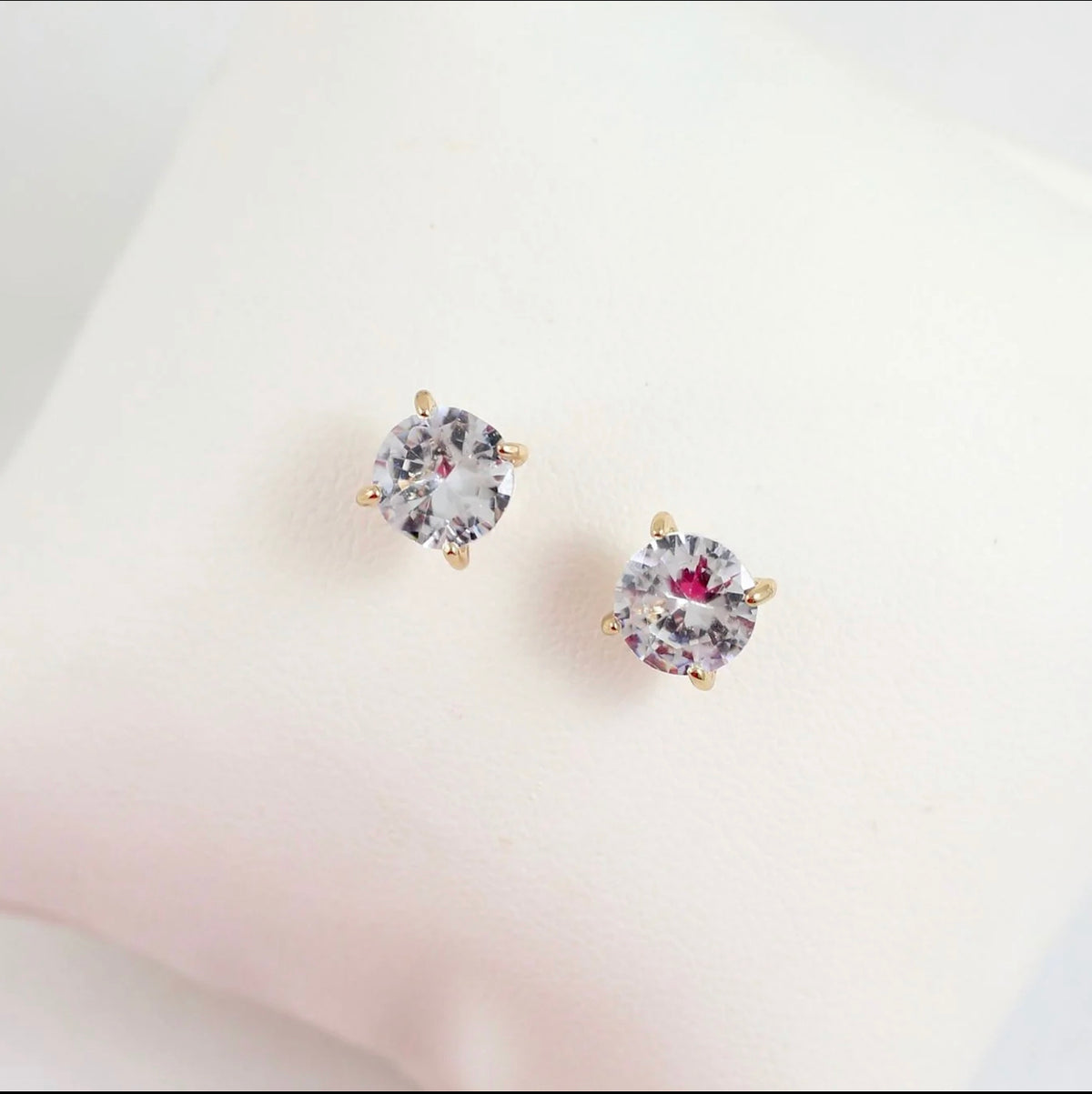 ETTA ROUND CRYSTAL STUD EARRING