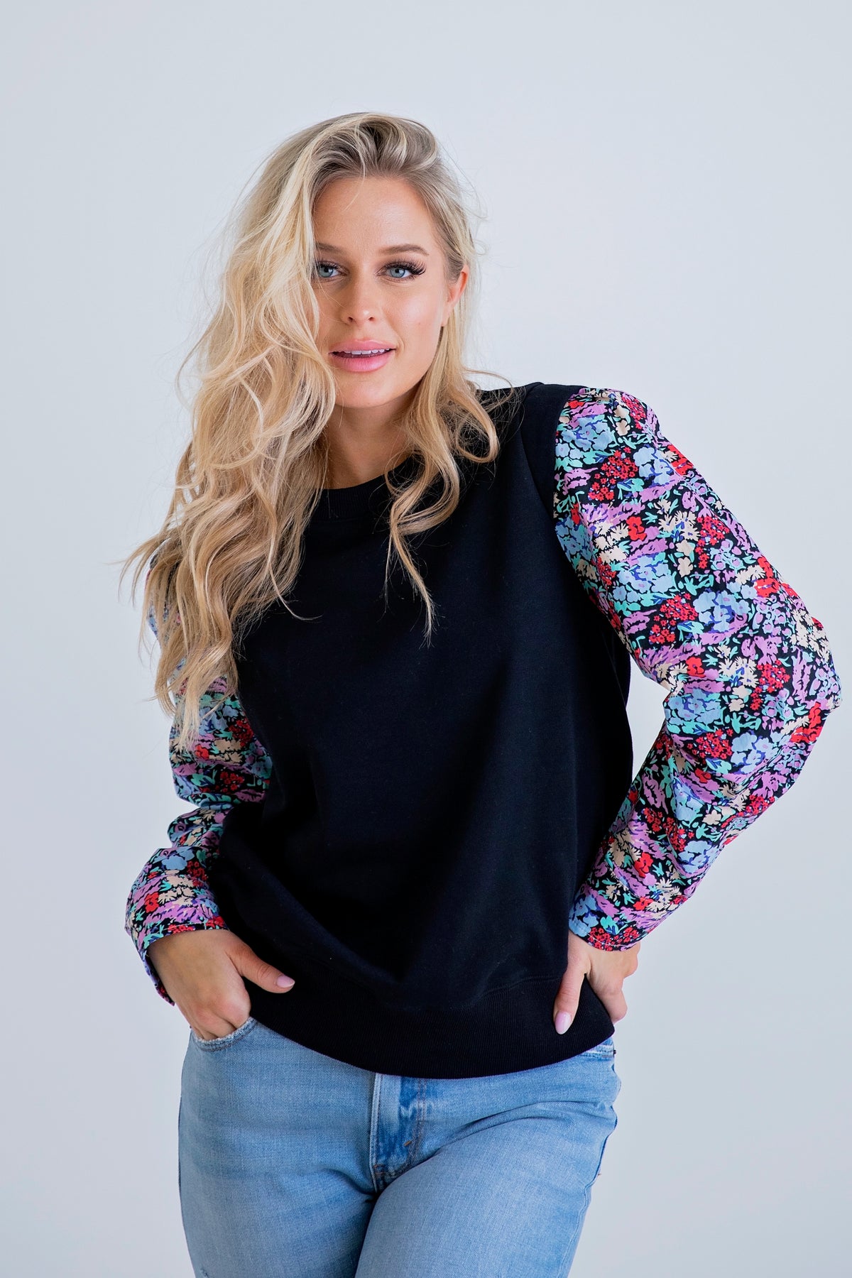 FLORAL BLACK POPLIN SWEATSHIRT