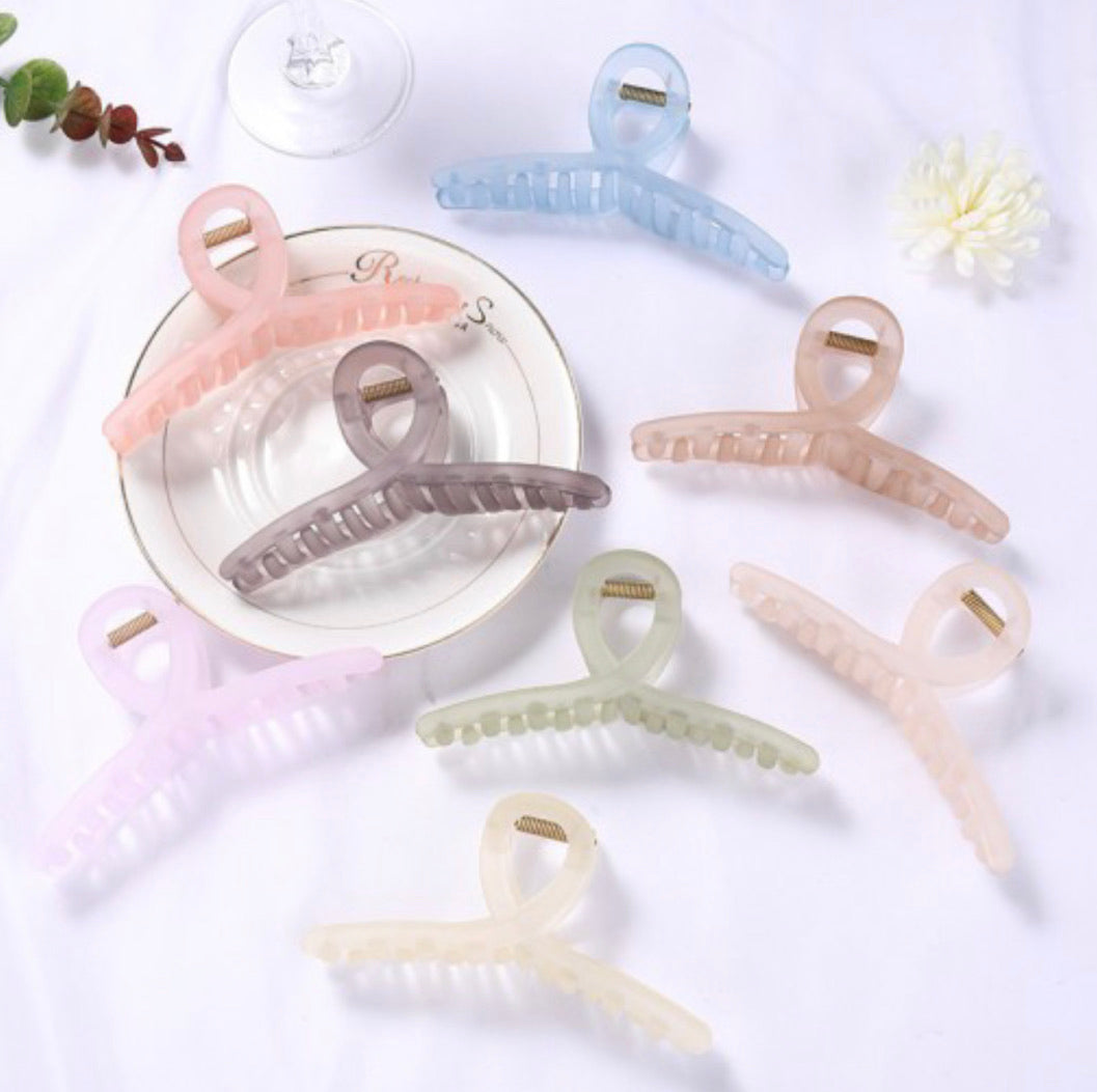 HAIR CLAW CLIP