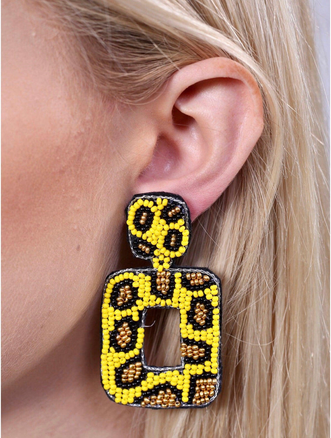 FIERCE LEOPARD BEADED EARRING